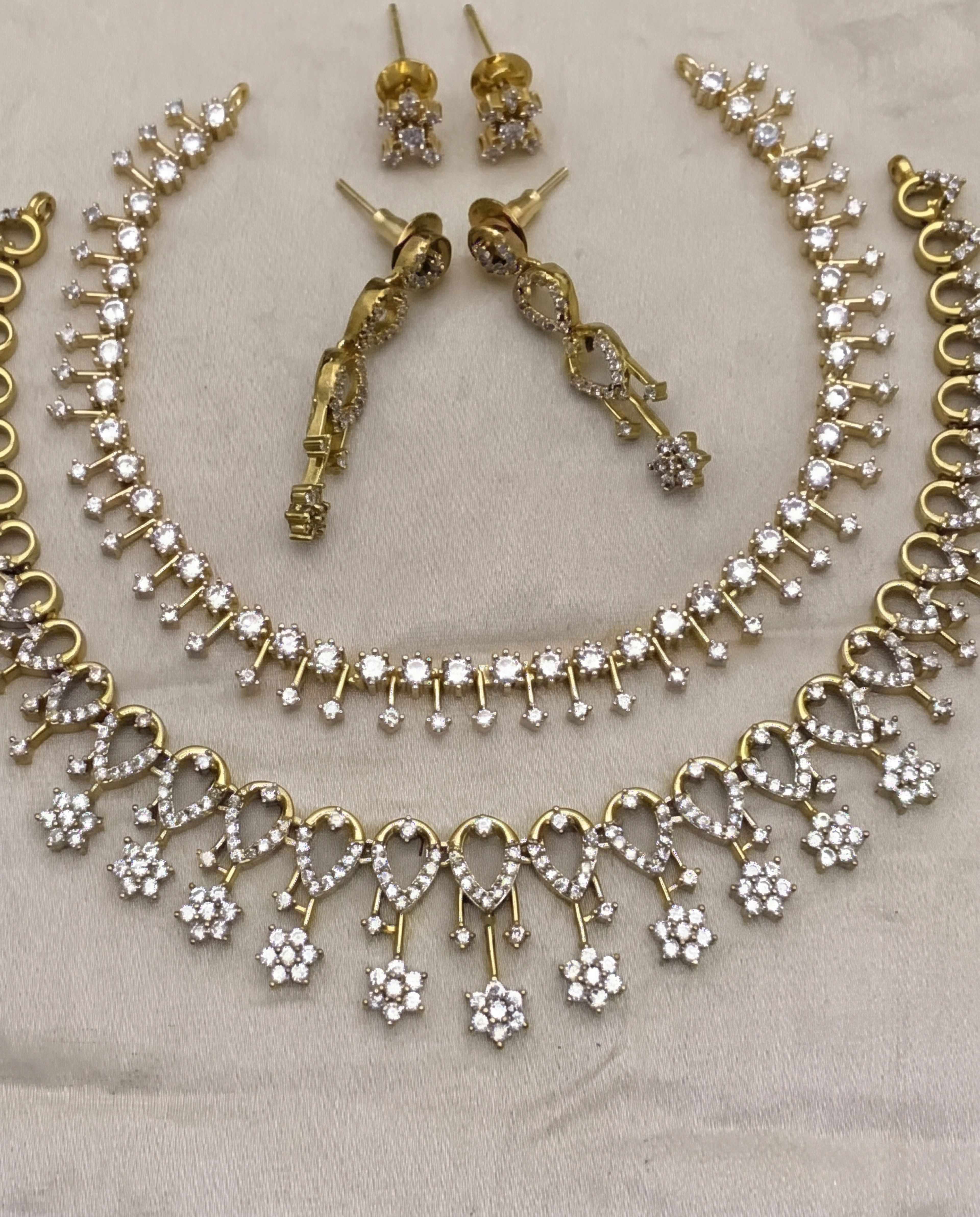 Choker Set combo, close-up of the detail