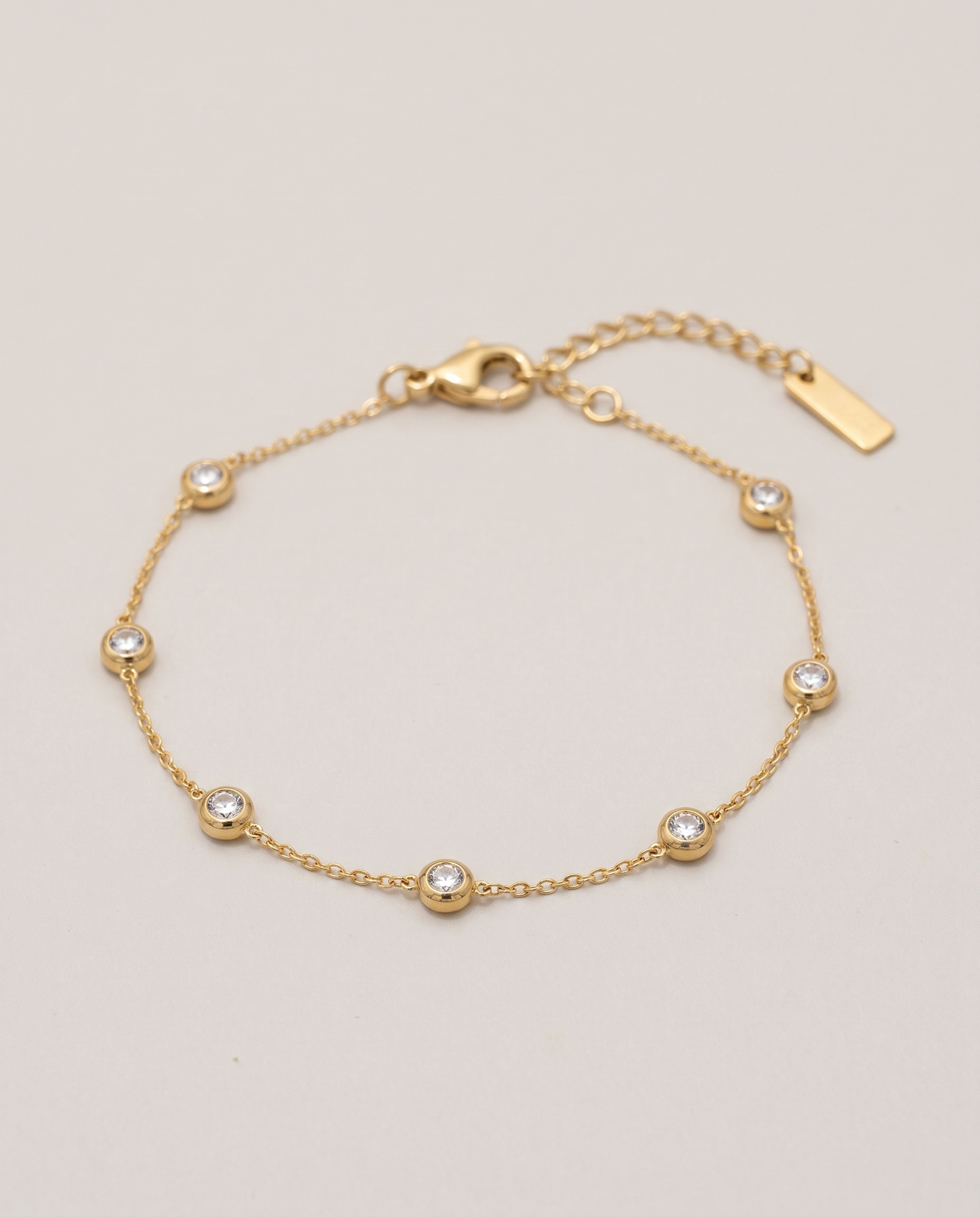 Dot Chain Bracelet Anti Tarnish, close-up of the detail