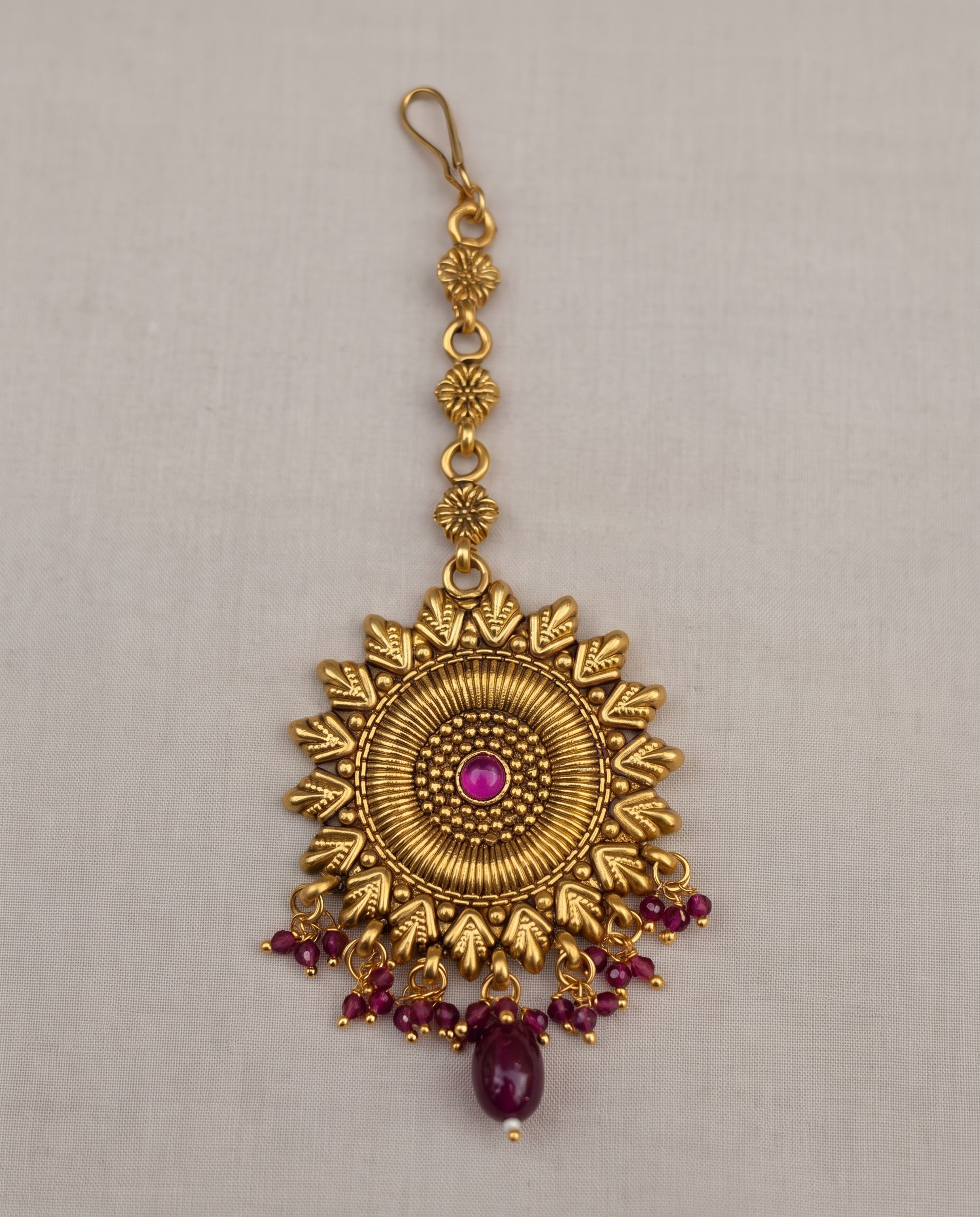 Maang Tikka, close-up of the detail