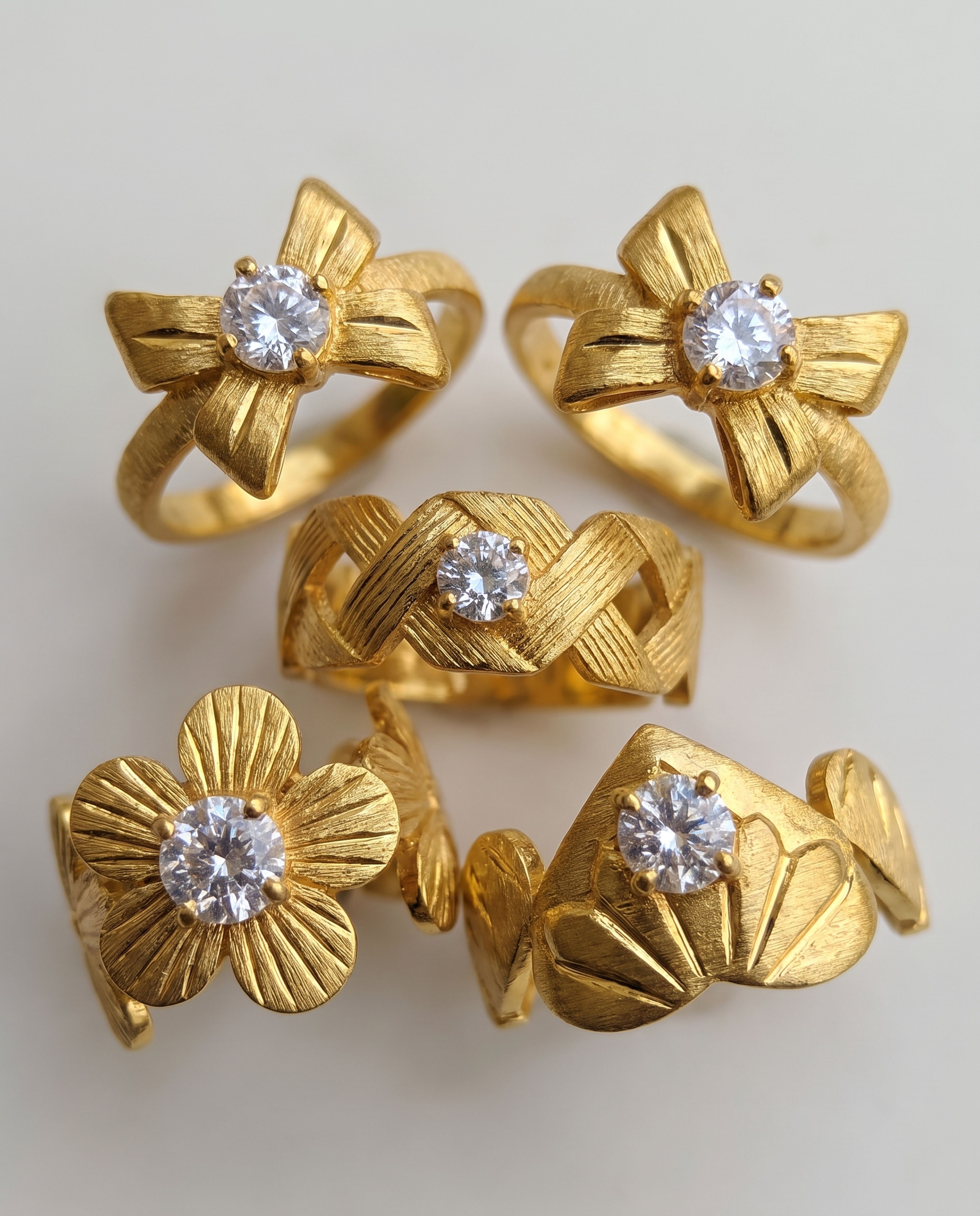 5-Piece Anti-Tarnish Floral Ring Combo, close-up of the detail