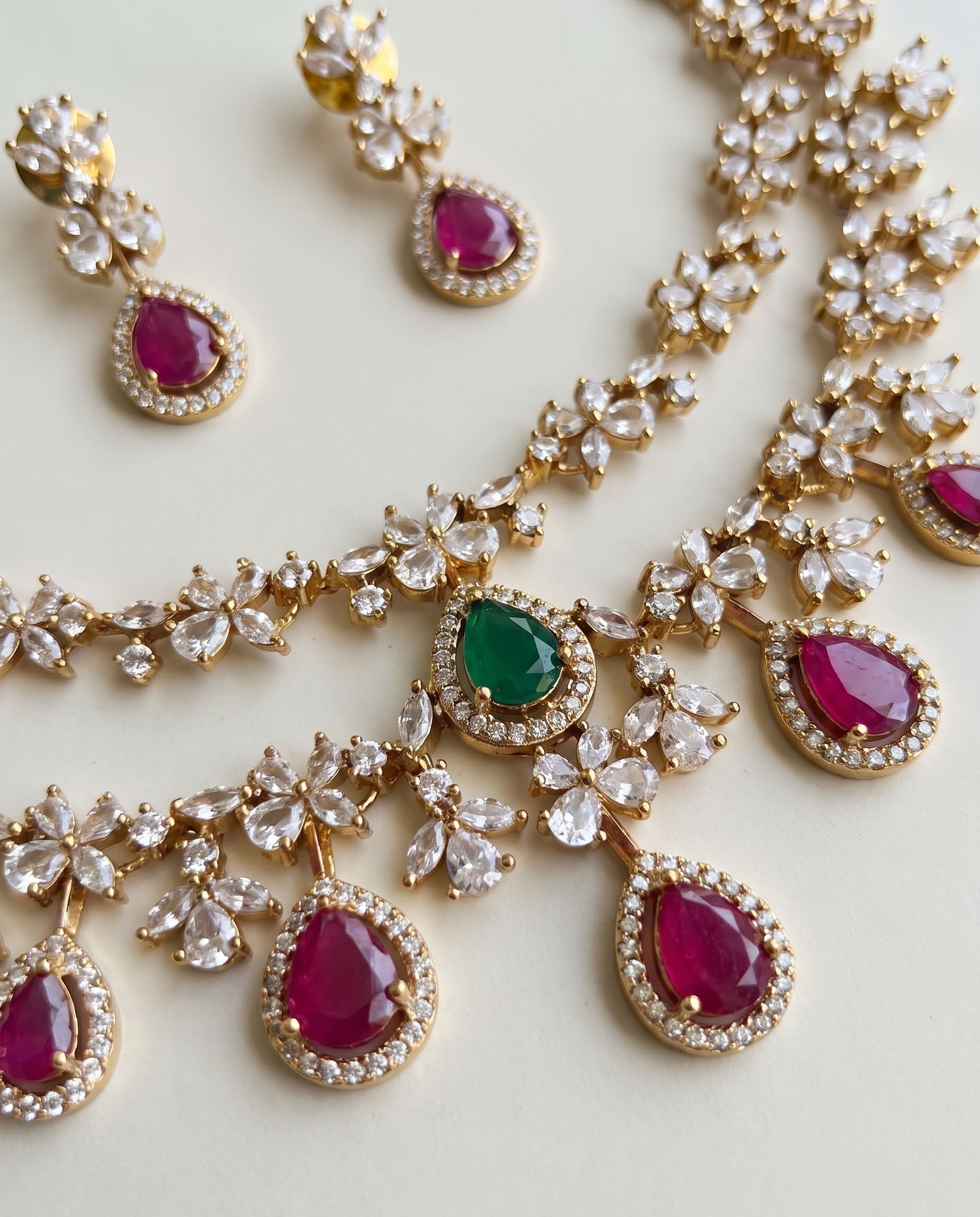 Ruby Green Floral Necklace Set, close-up of the detail