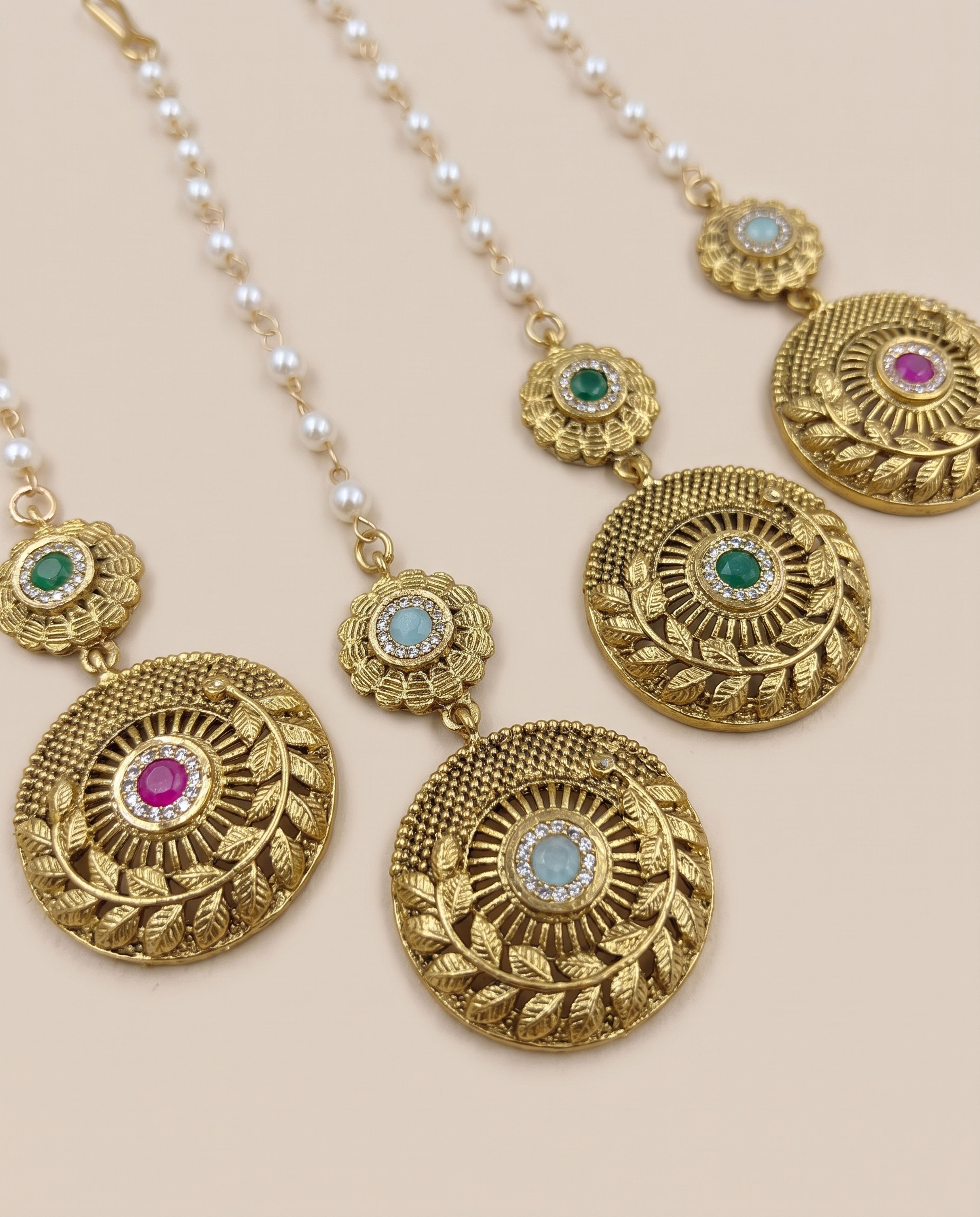 Antique Tikka, close-up of the detail