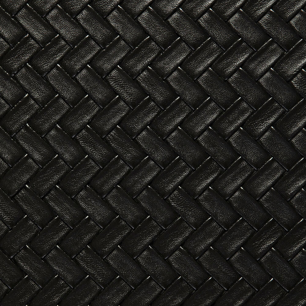 1846 Black