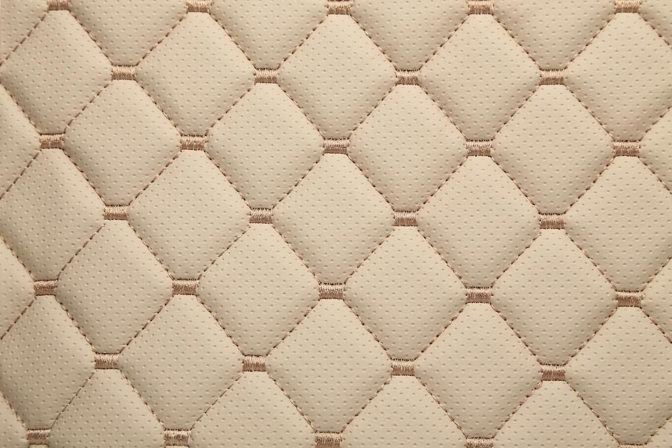 4.5 x 4 cm - Beige with beige stitching