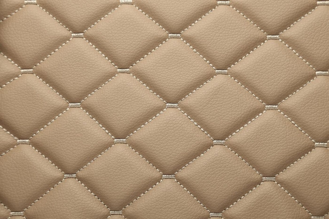 TOSCANO QUILTED 6 x 5 cm 0088 Camel with beige stitching material surface