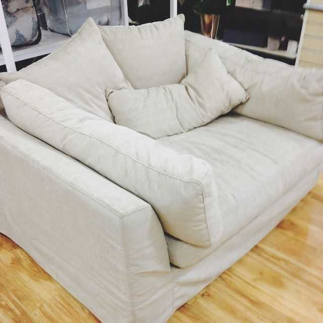 Featured Image of Oversized Sofa Chairs