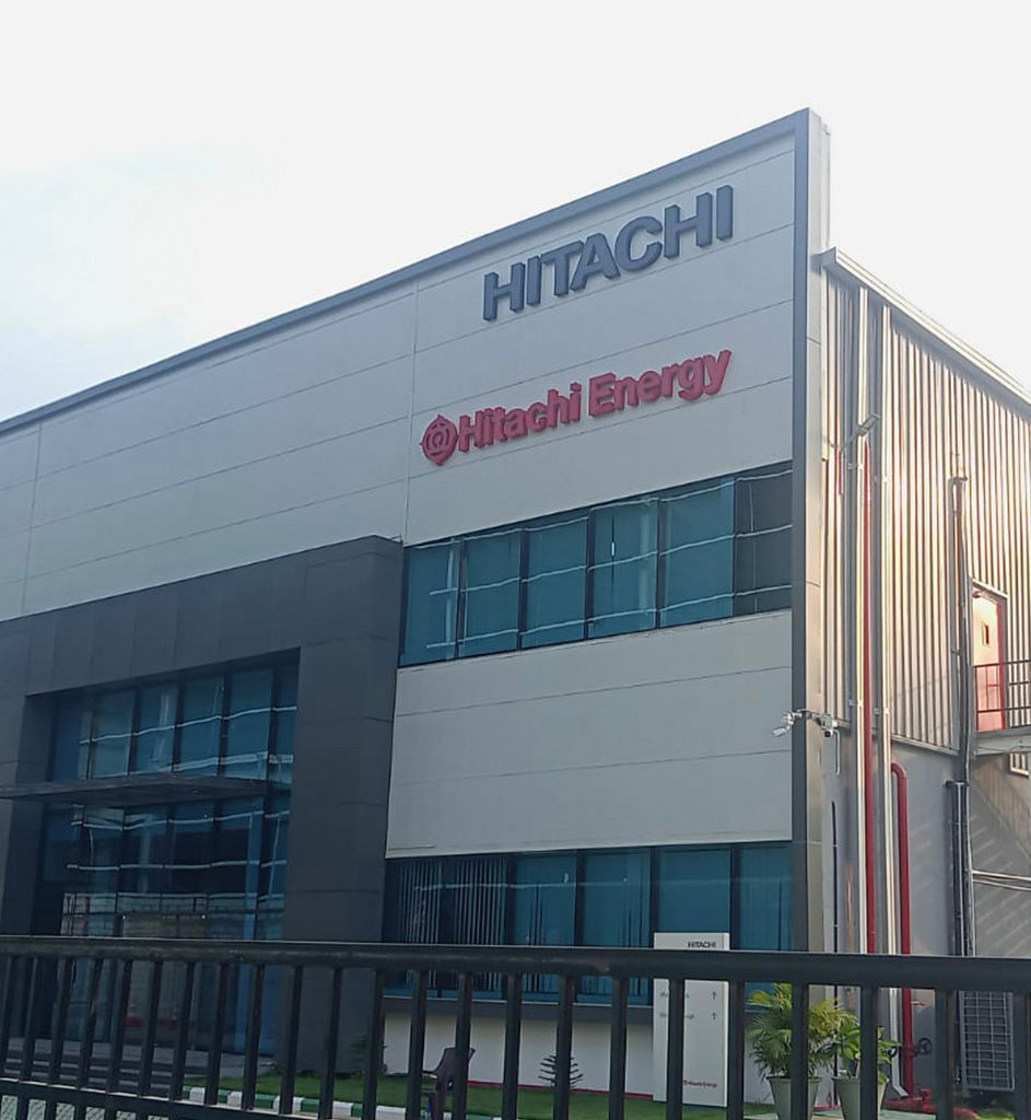 HITACHI