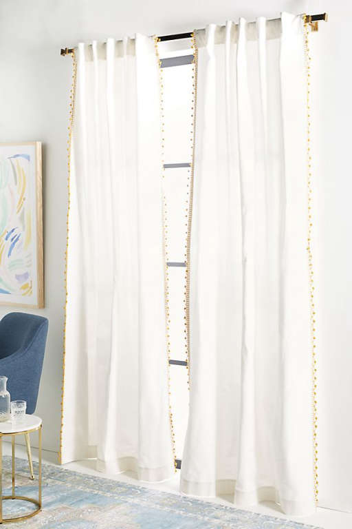Pommed Regina Curtain — view 1