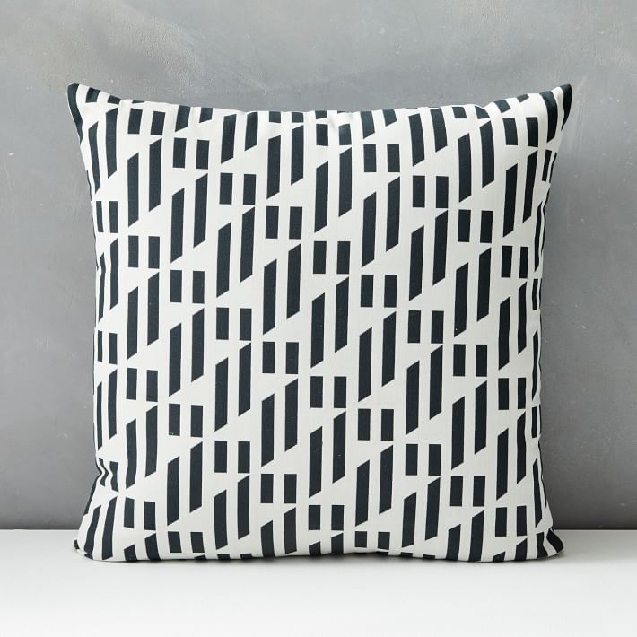 Outdoor Triangle Lattice Pillow With Insert-20''x20'' thumbnail 2