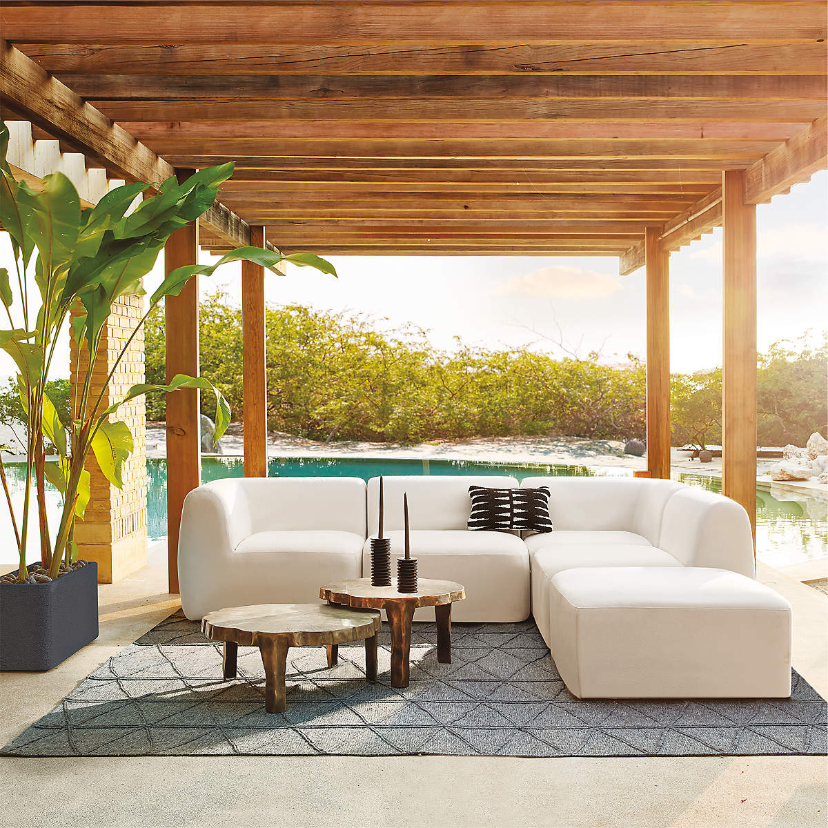 Lilly 3 piece Nesting Outdoor Table thumbnail 2
