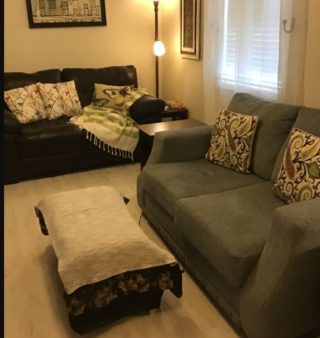 Customer Loveseat thumbnail 2