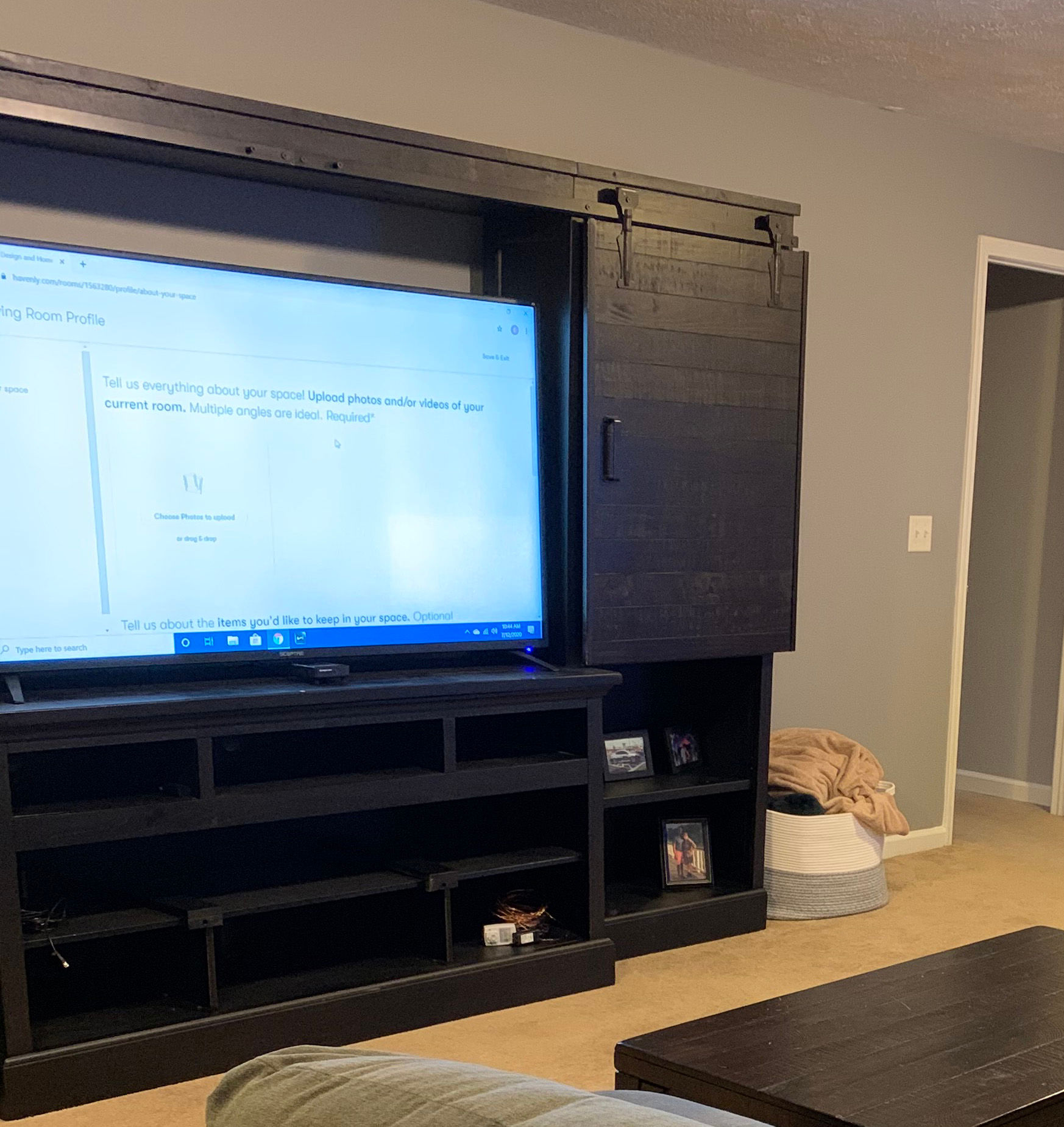 Entertainment Unit thumbnail 2