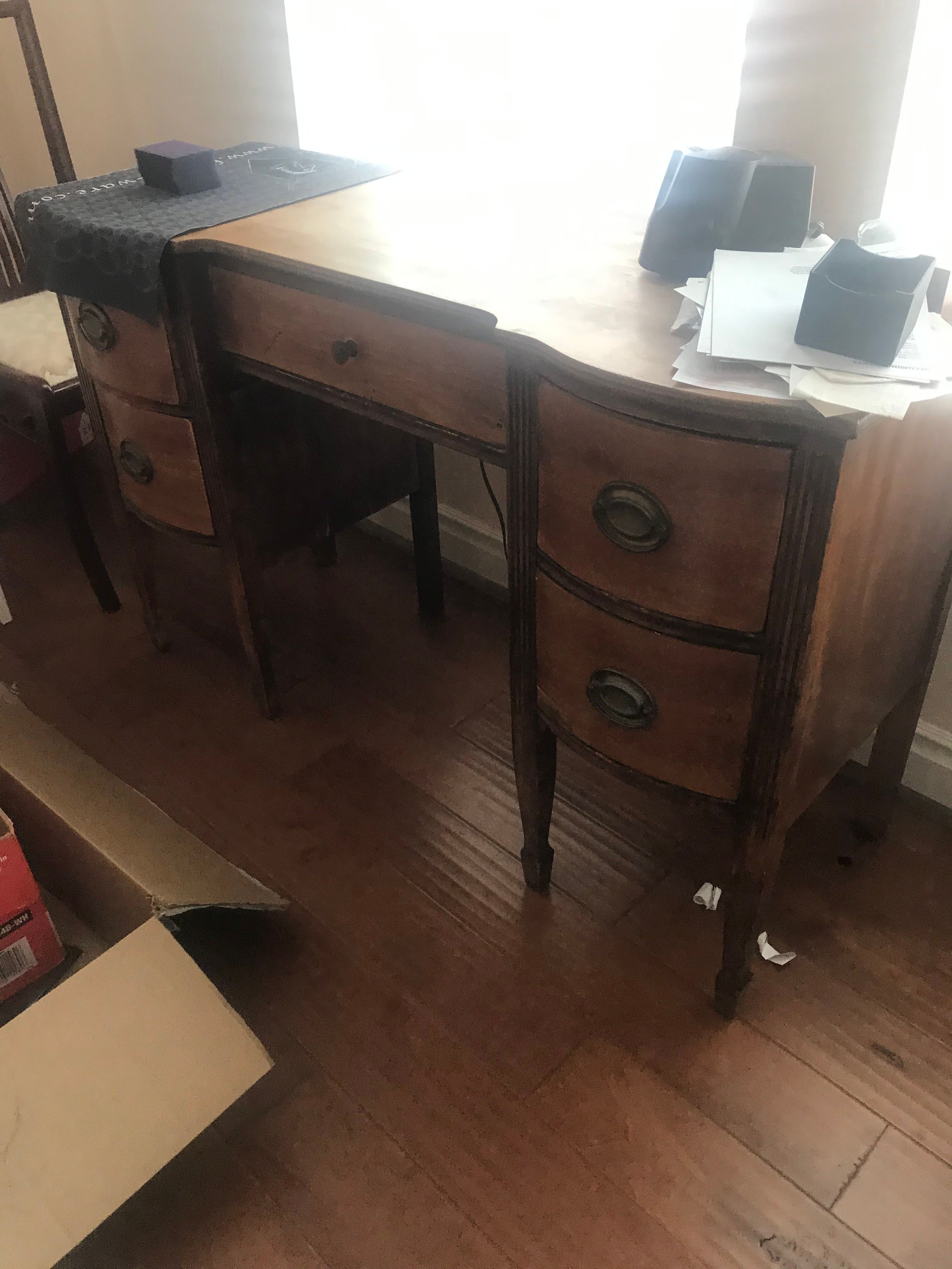 Customer_Desk thumbnail 2