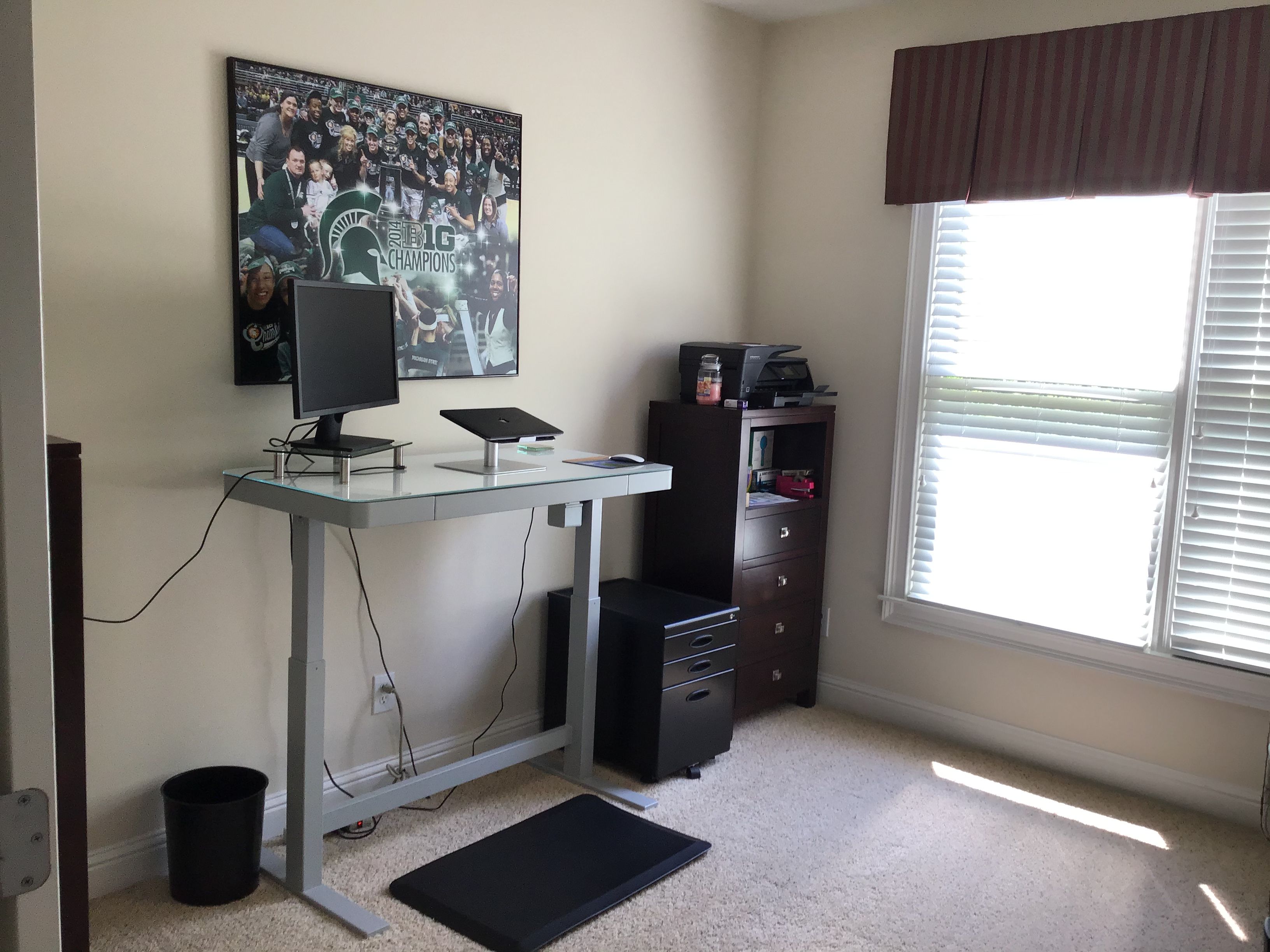Customer White Standing Desk thumbnail 2