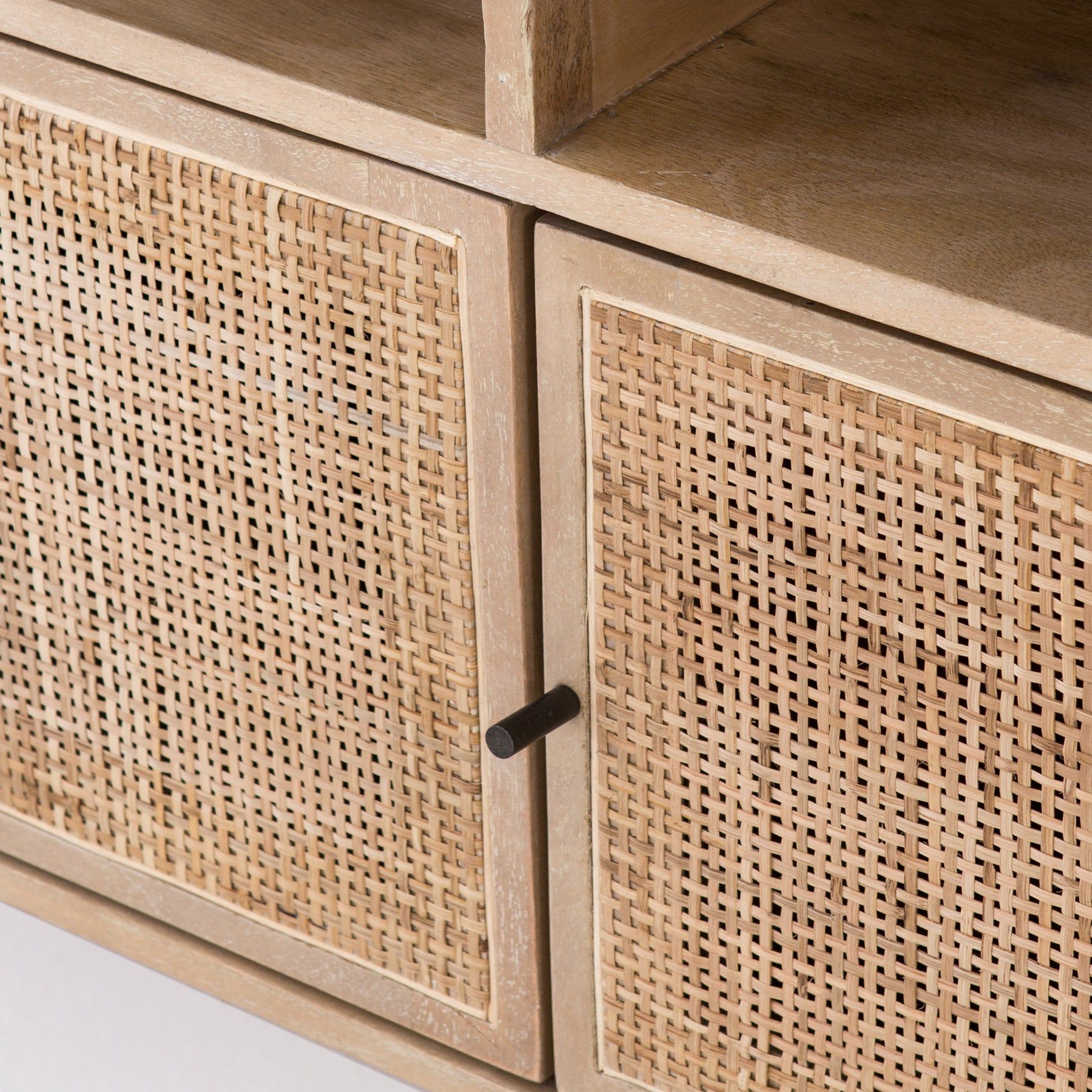 Athena media console thumbnail 6