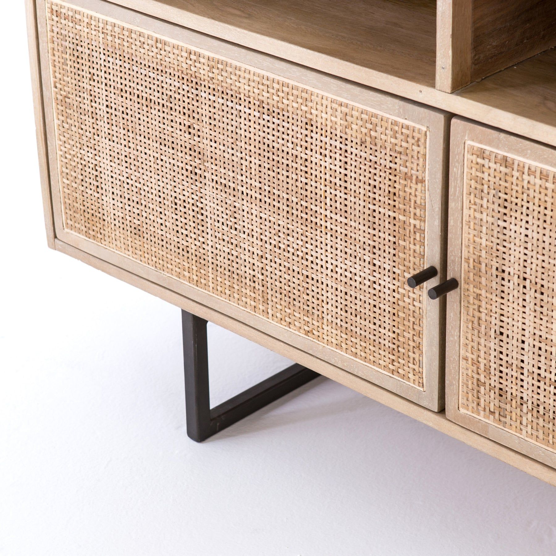 Athena media console thumbnail 8