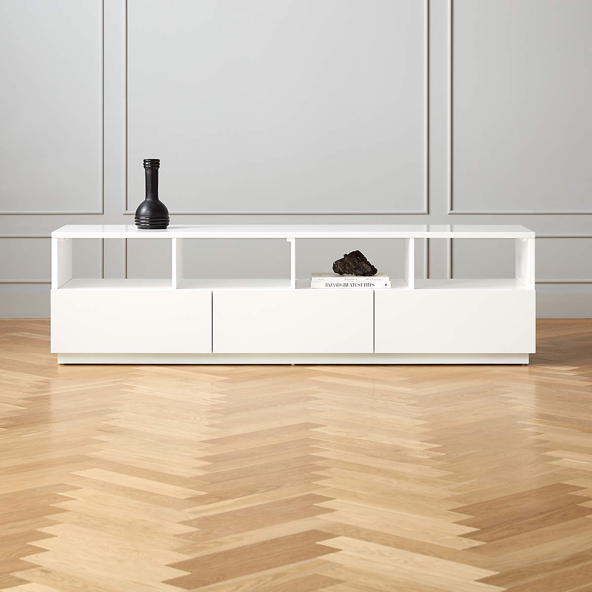 CHILL LARGE WHITE MEDIA CONSOLE thumbnail 2