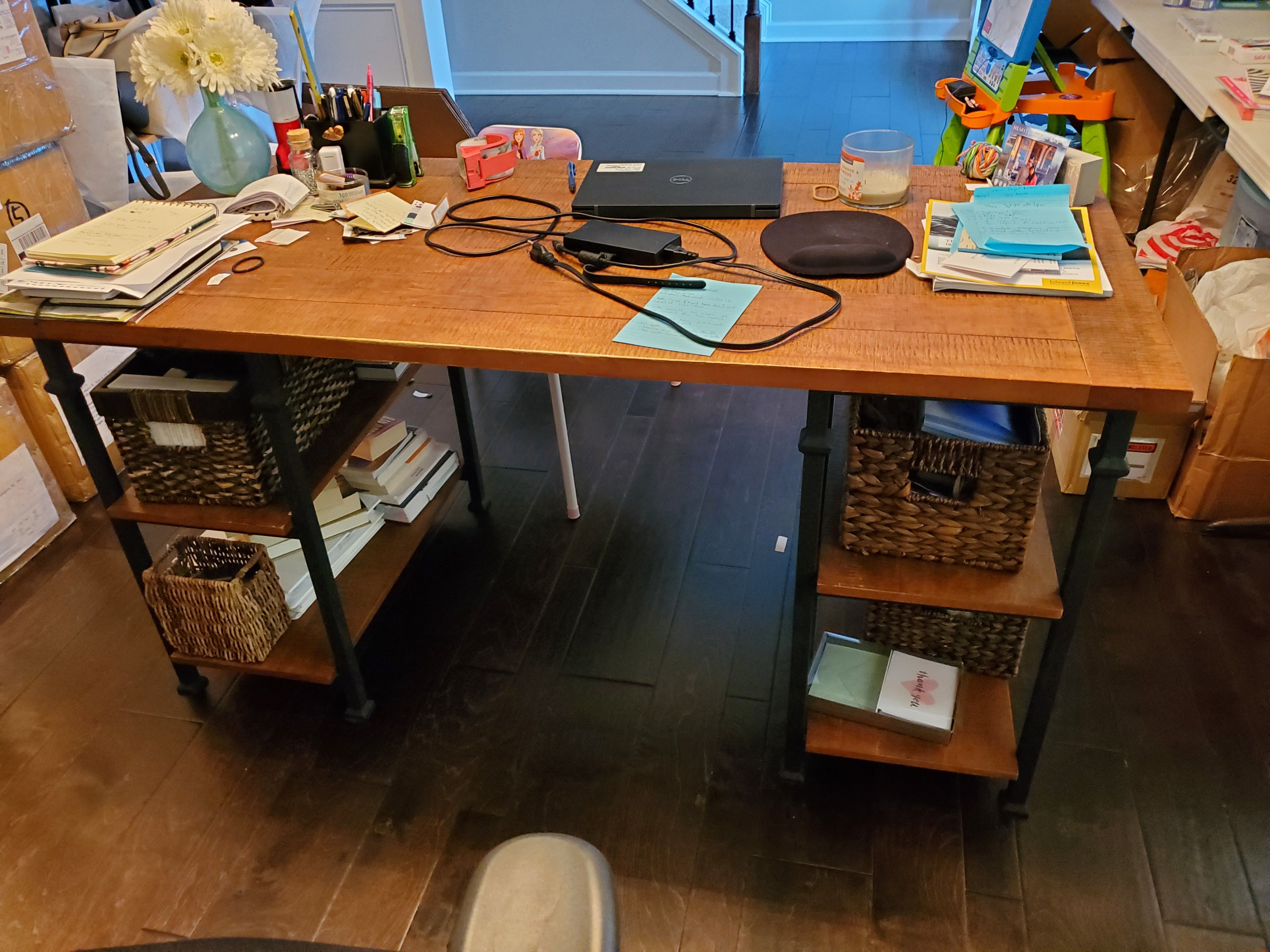 Desk Customer thumbnail 2