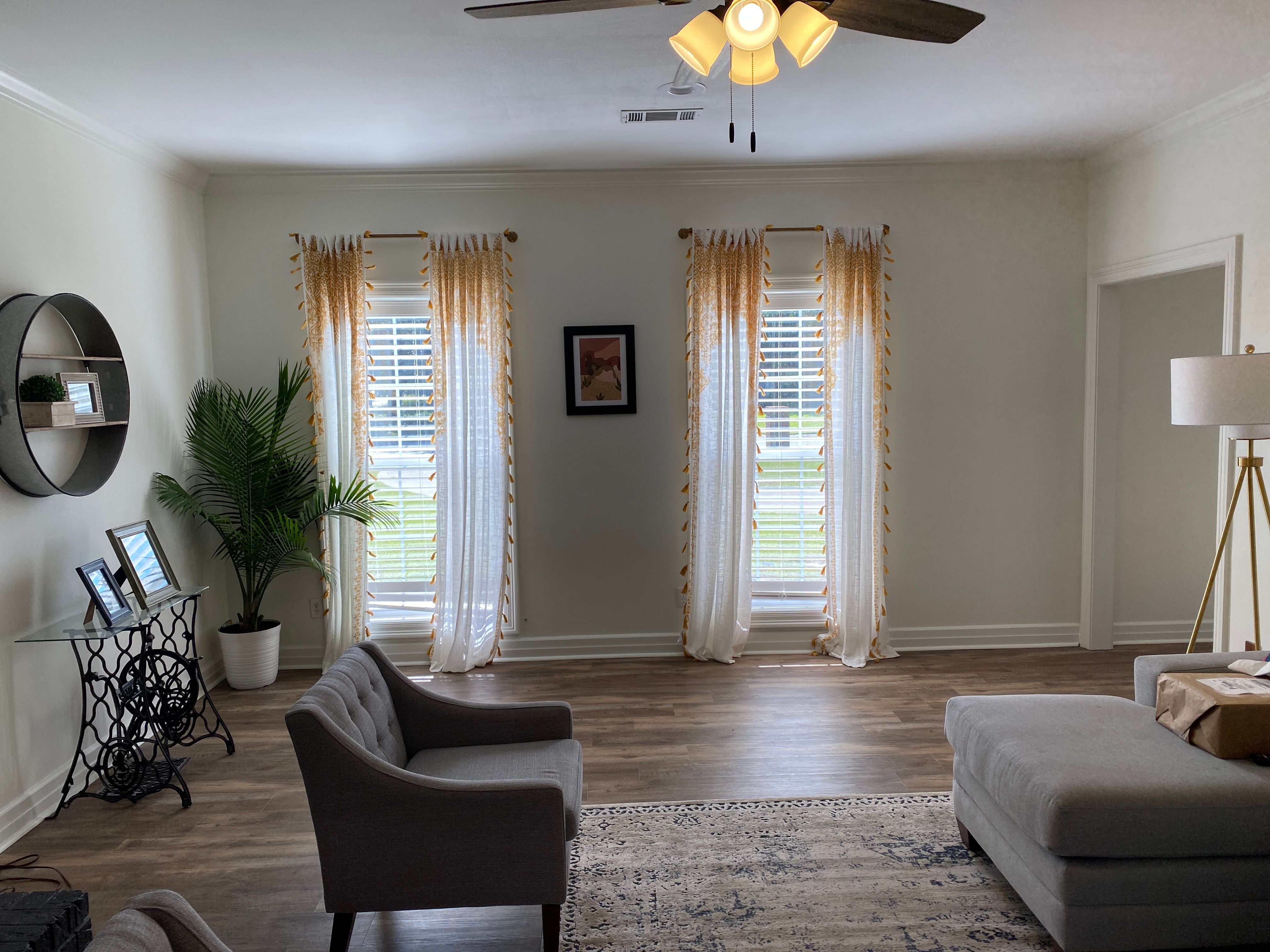 Customer Curtain thumbnail 2