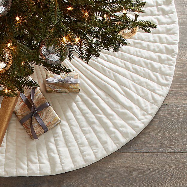 FLAKE WHITE VELVET TREE SKIRT thumbnail 2