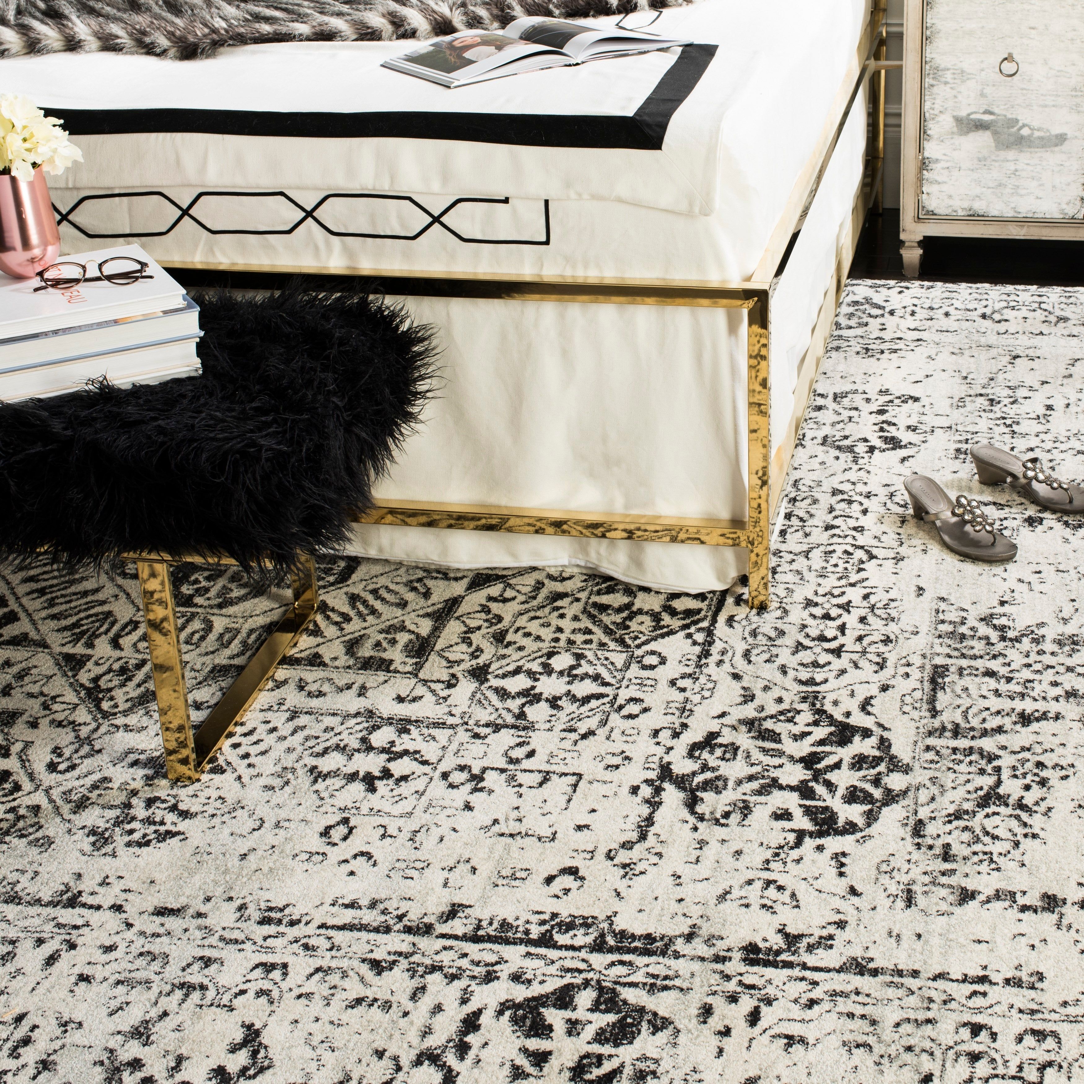 Safavieh Evoke Deb Vintage Boho Medallion Distressed Rug thumbnail 2