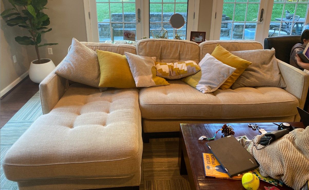 Couch Customer thumbnail 2