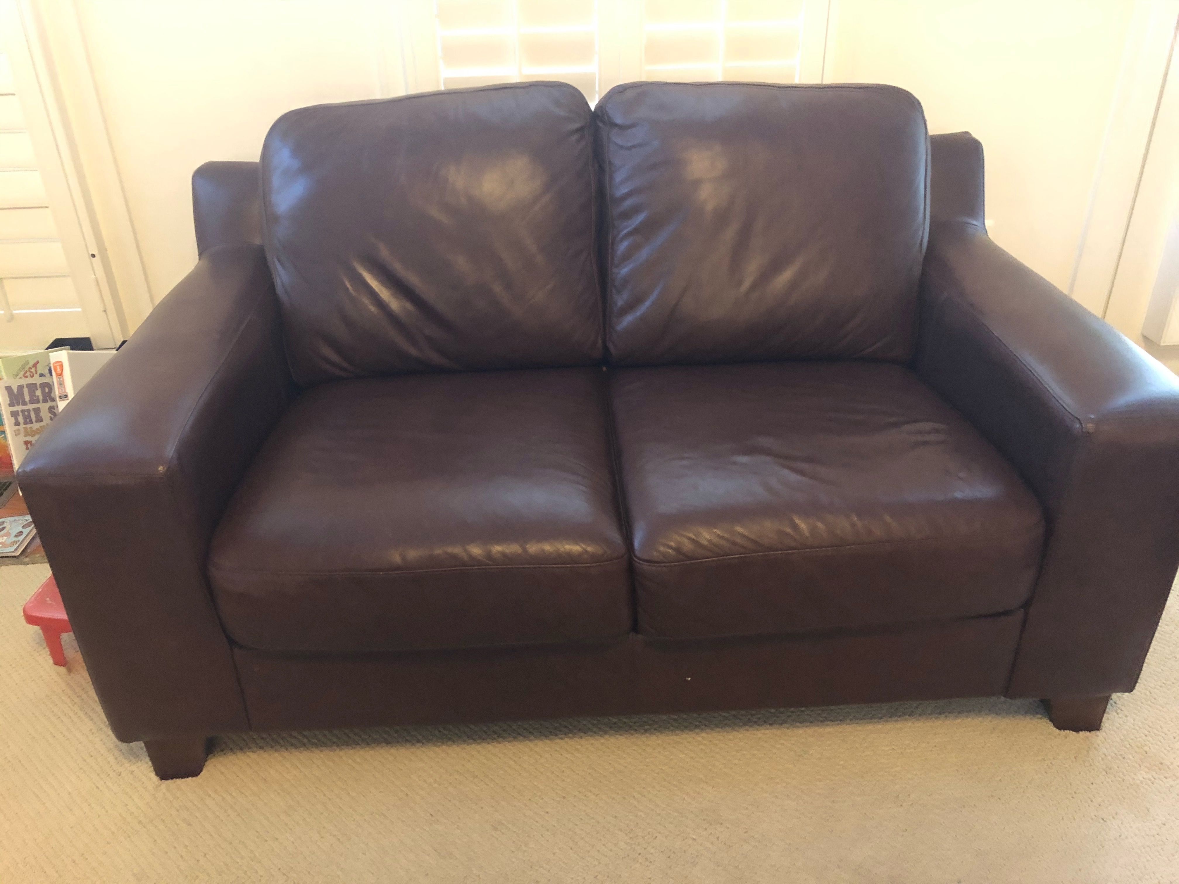 Customer Love seat thumbnail 2