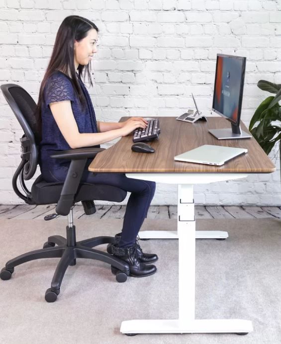 Airlift S3 Electric Height Adjustable Standing Gaming Desk thumbnail 2
