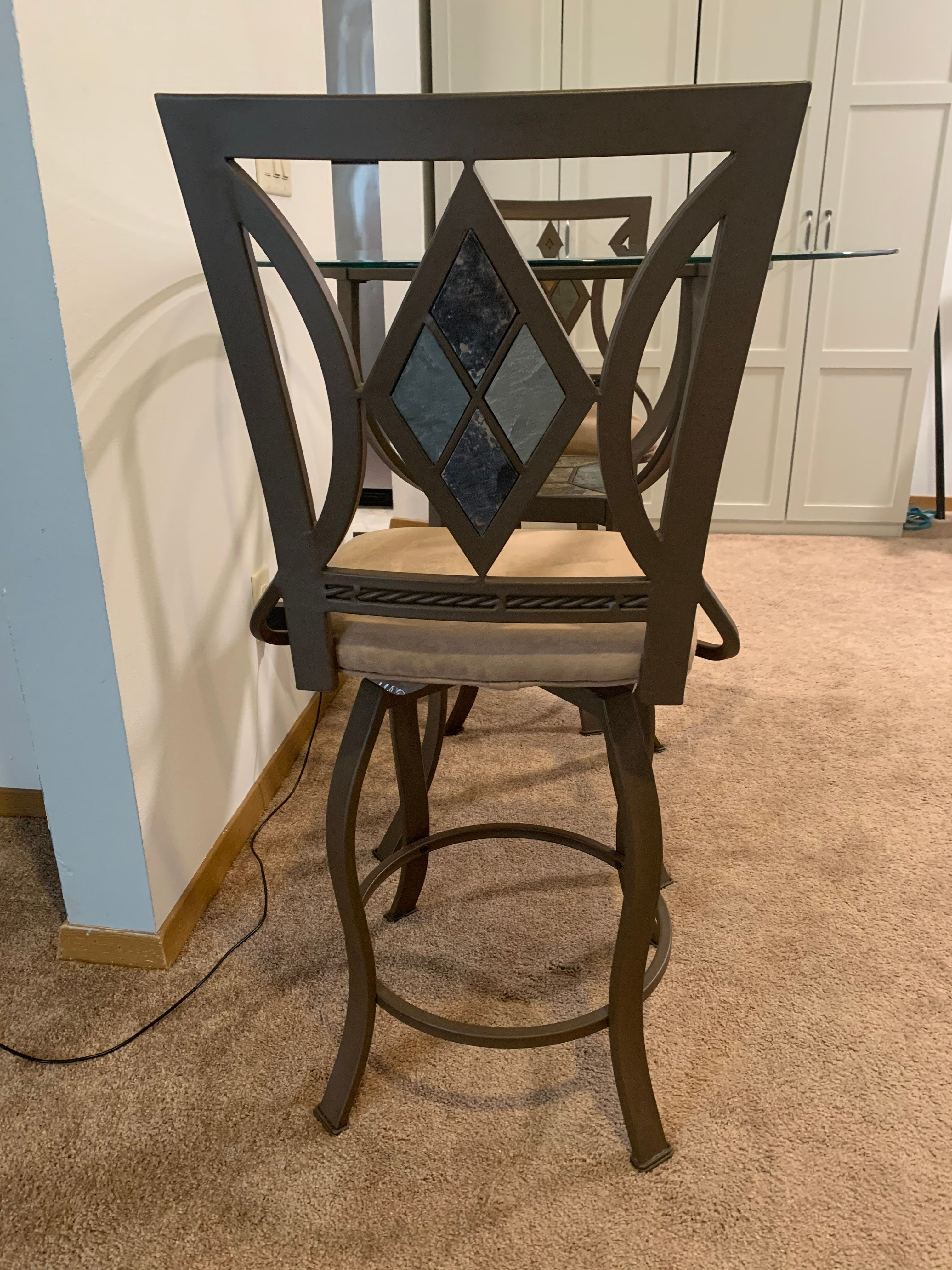 Customer chair thumbnail 2