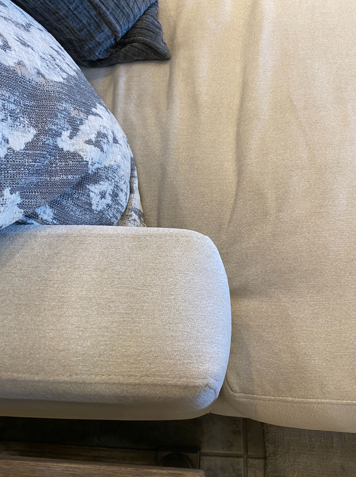 Customer sectional sofa  thumbnail 2