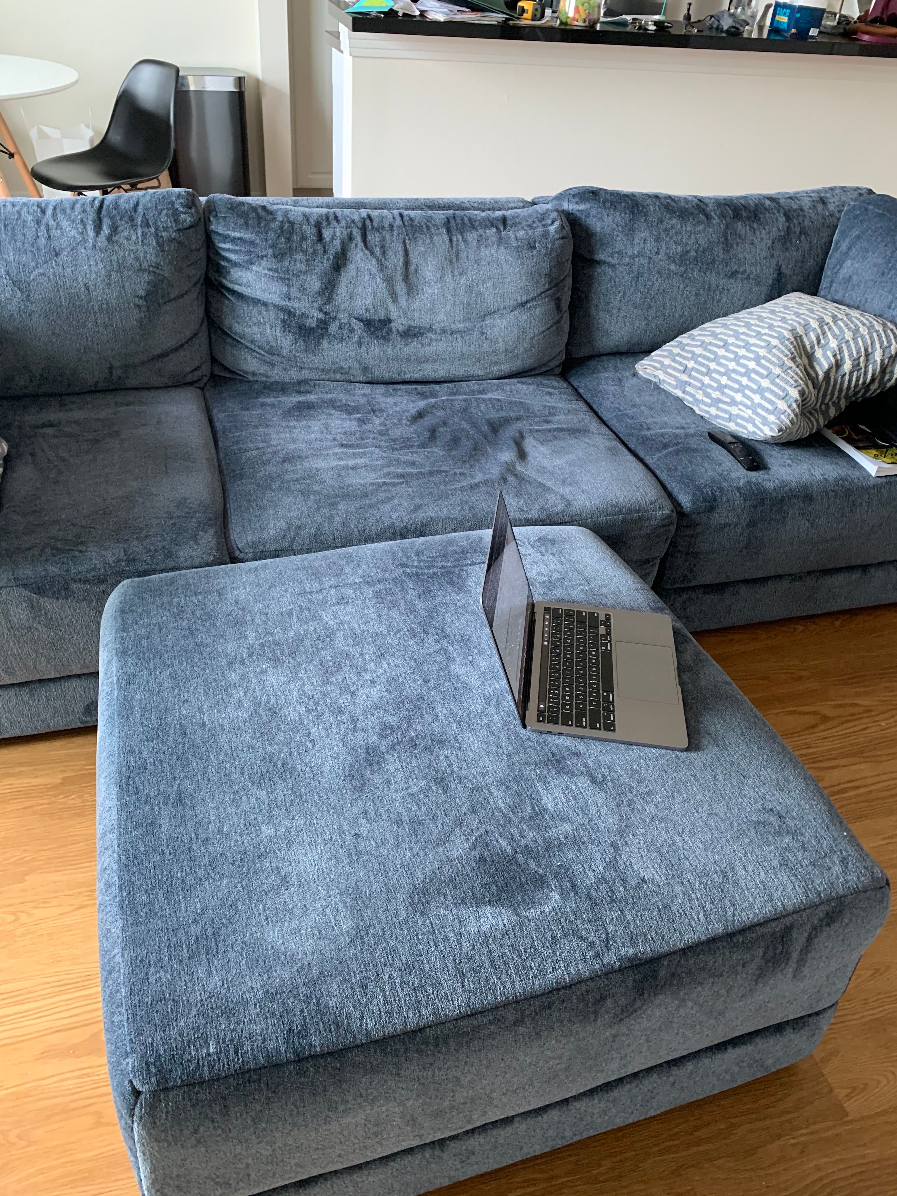 Customer Couch thumbnail 2