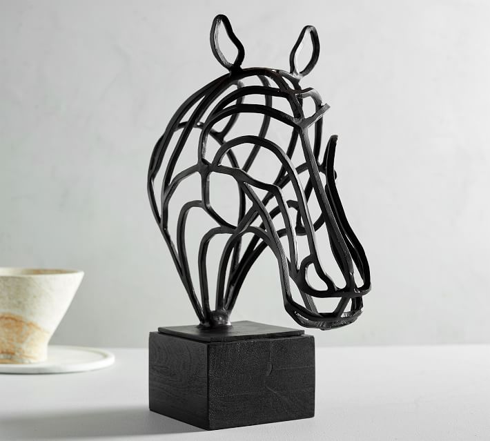 Decorative Ironwork Horse Head Object thumbnail 2