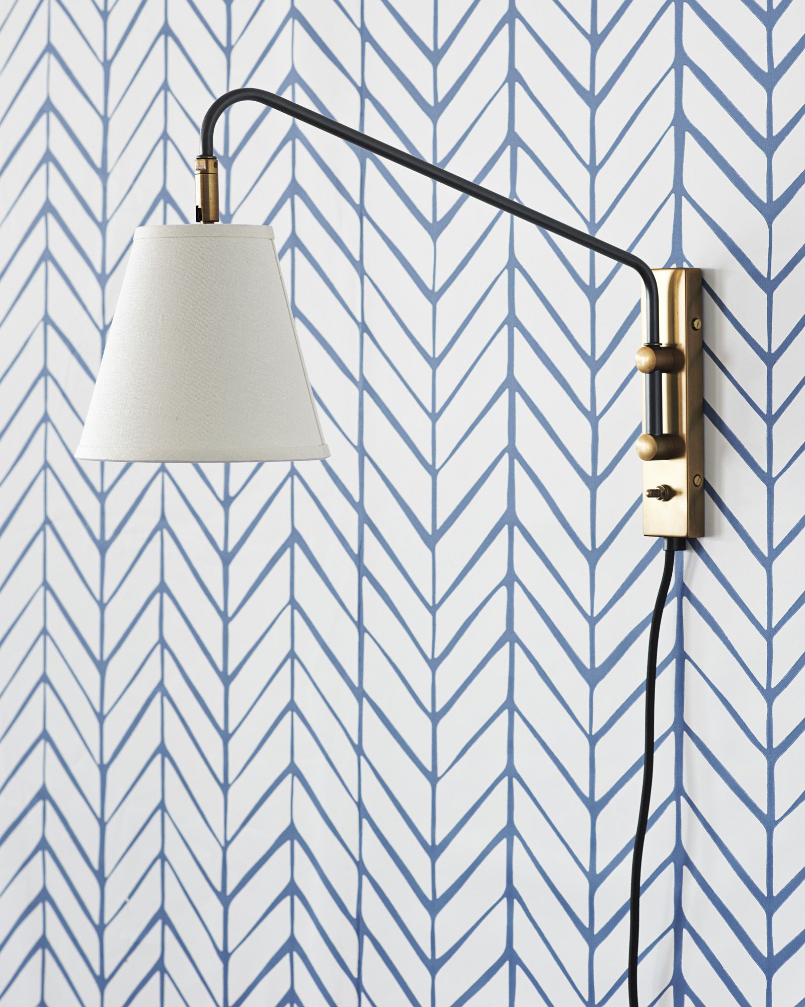 Flynn Single Wall Sconce thumbnail 2
