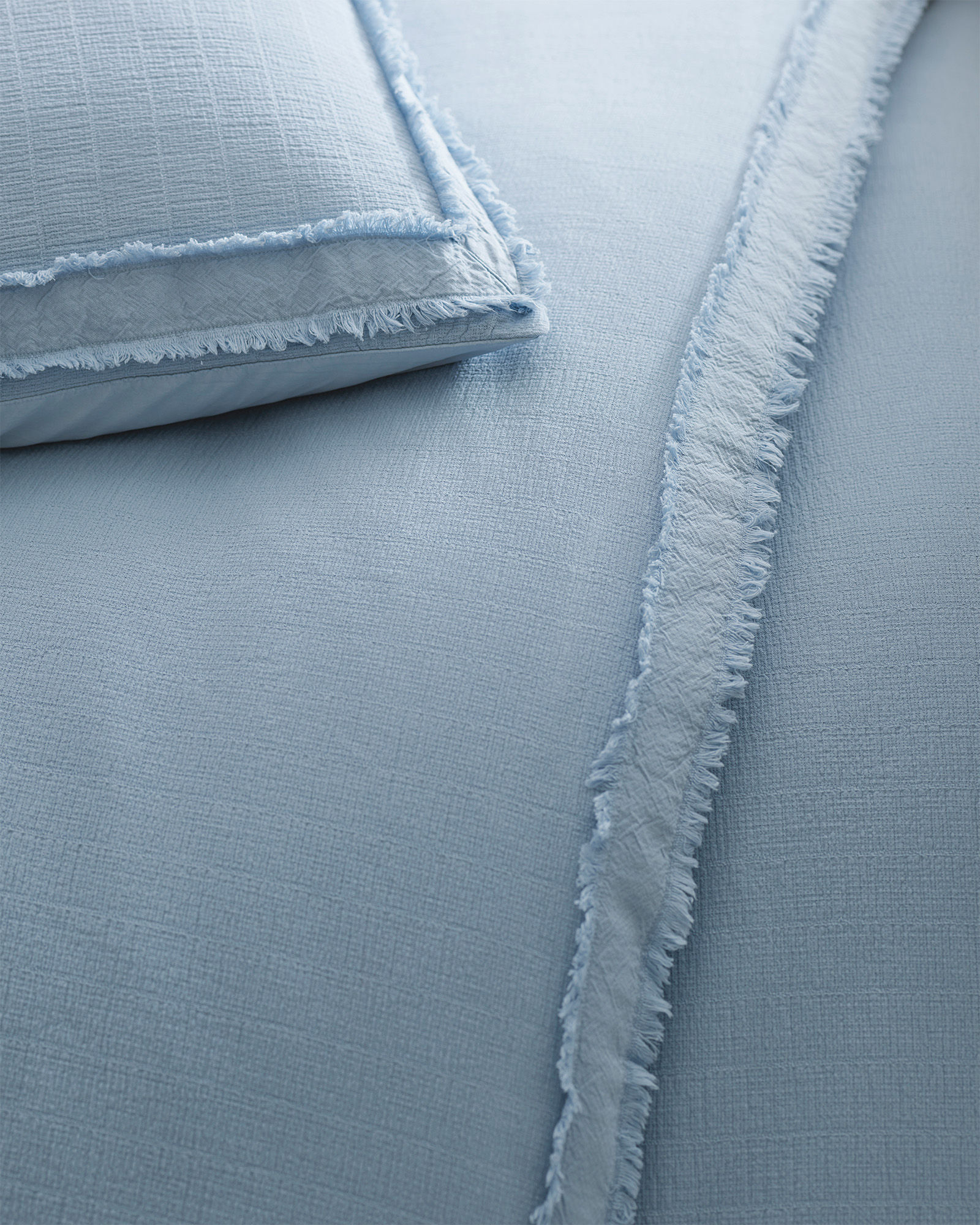 Mar Vista Matelassé Duvet Cover thumbnail 4