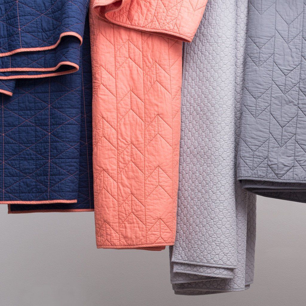 THE DIAMOND BOX STITCH NAVY BLUE QUILT thumbnail 3