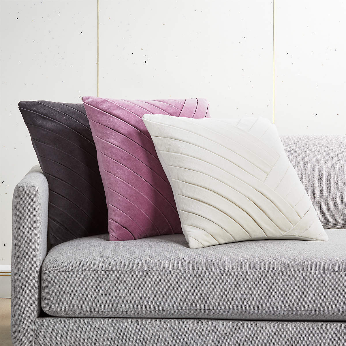 LEGER VELVET PILLOW IVORY thumbnail 2