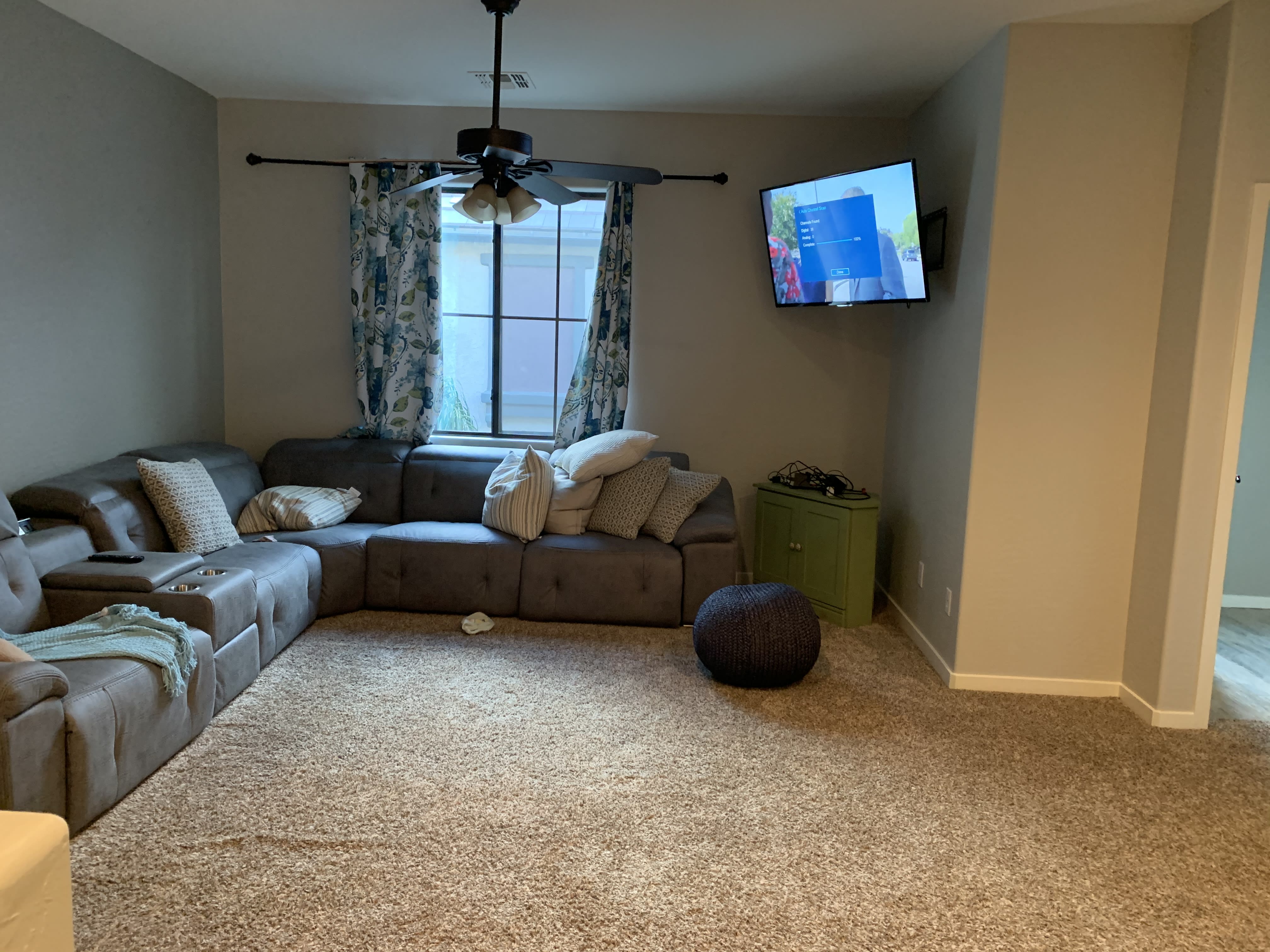 Customer Sectional Couch thumbnail 3