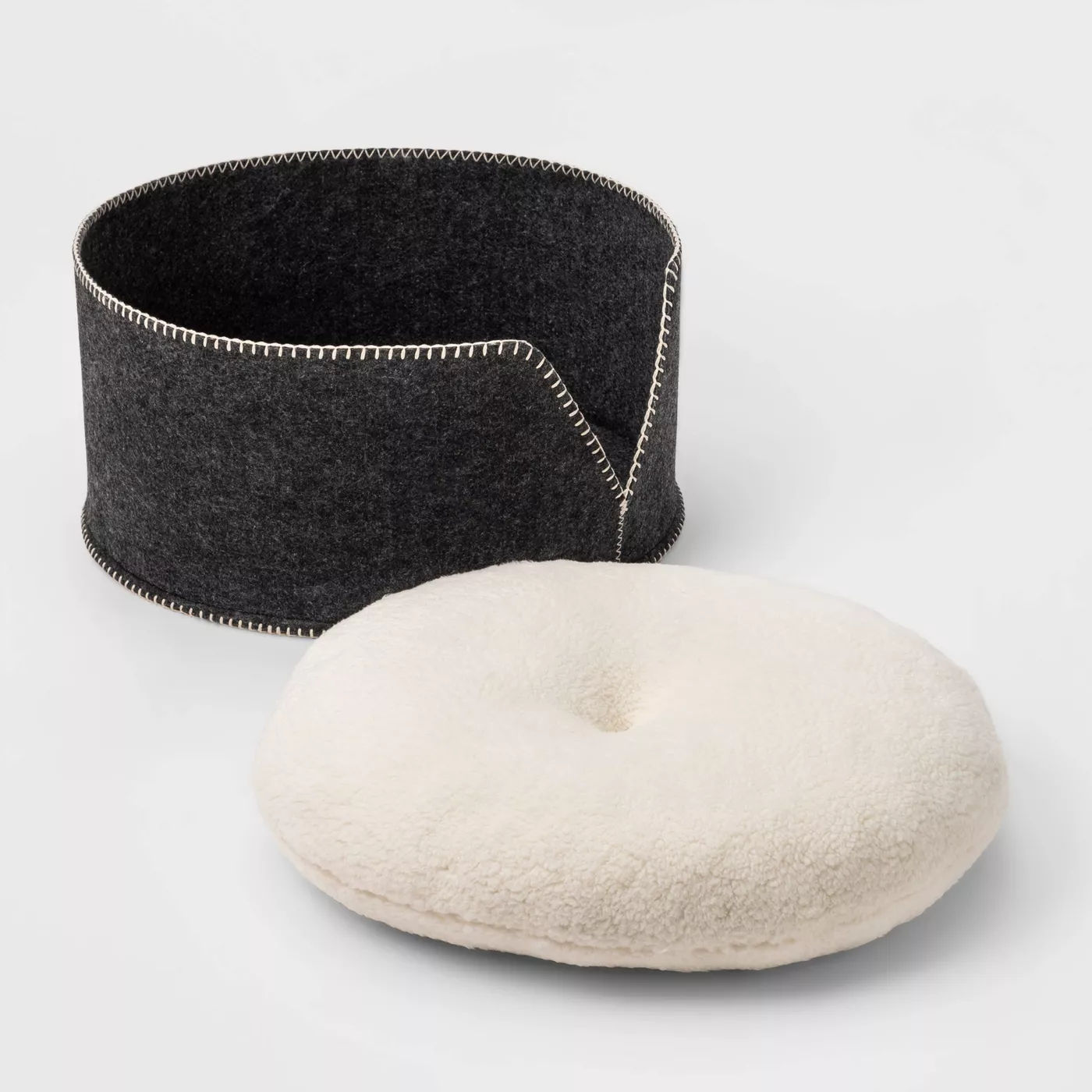 Poly Felt Round Beds For Dogs & Cats - S - Boots & Barkley thumbnail 2