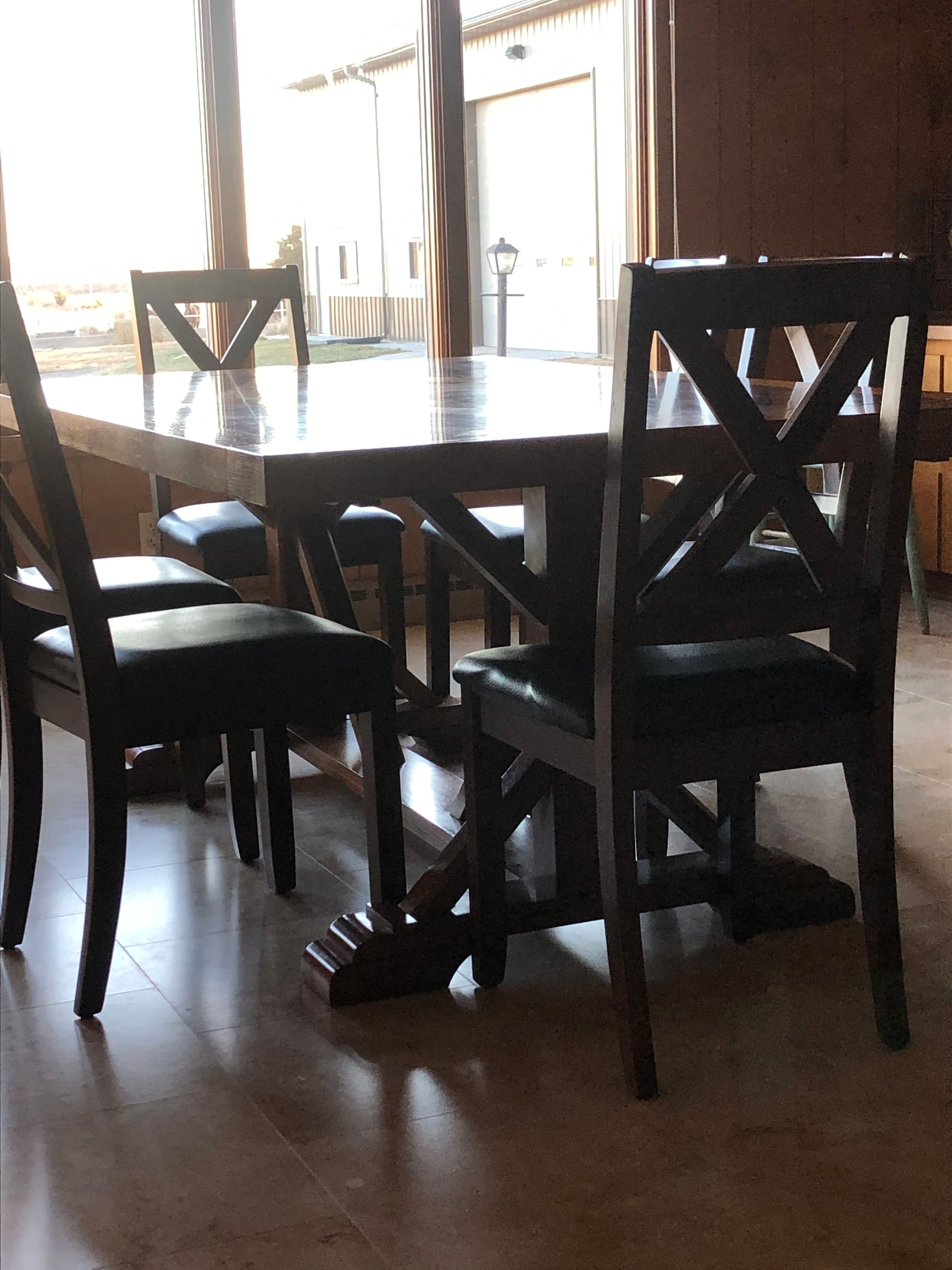 Customer_Dining Table thumbnail 2