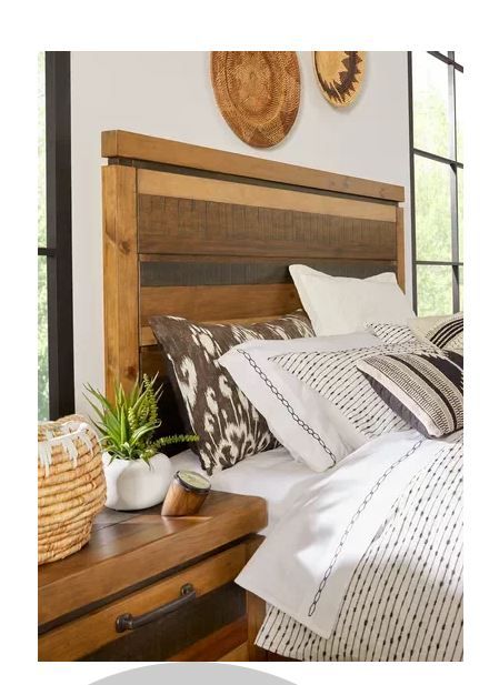 Customer Hills Brown Bed thumbnail 2
