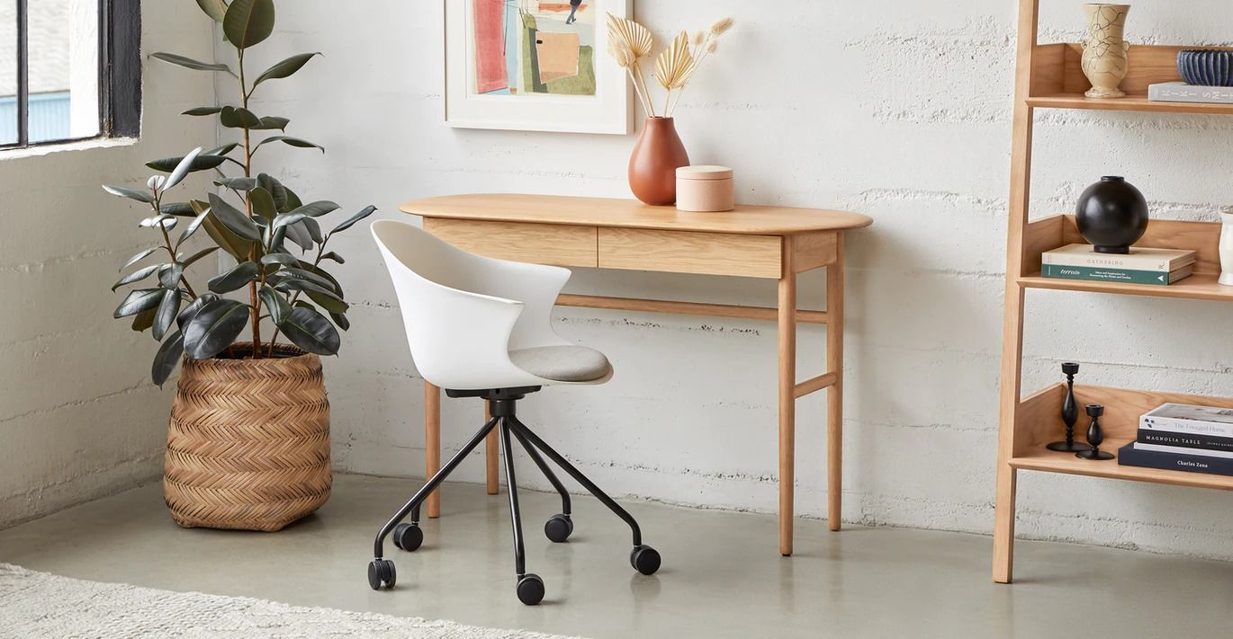 Valis Oak Desk thumbnail 2