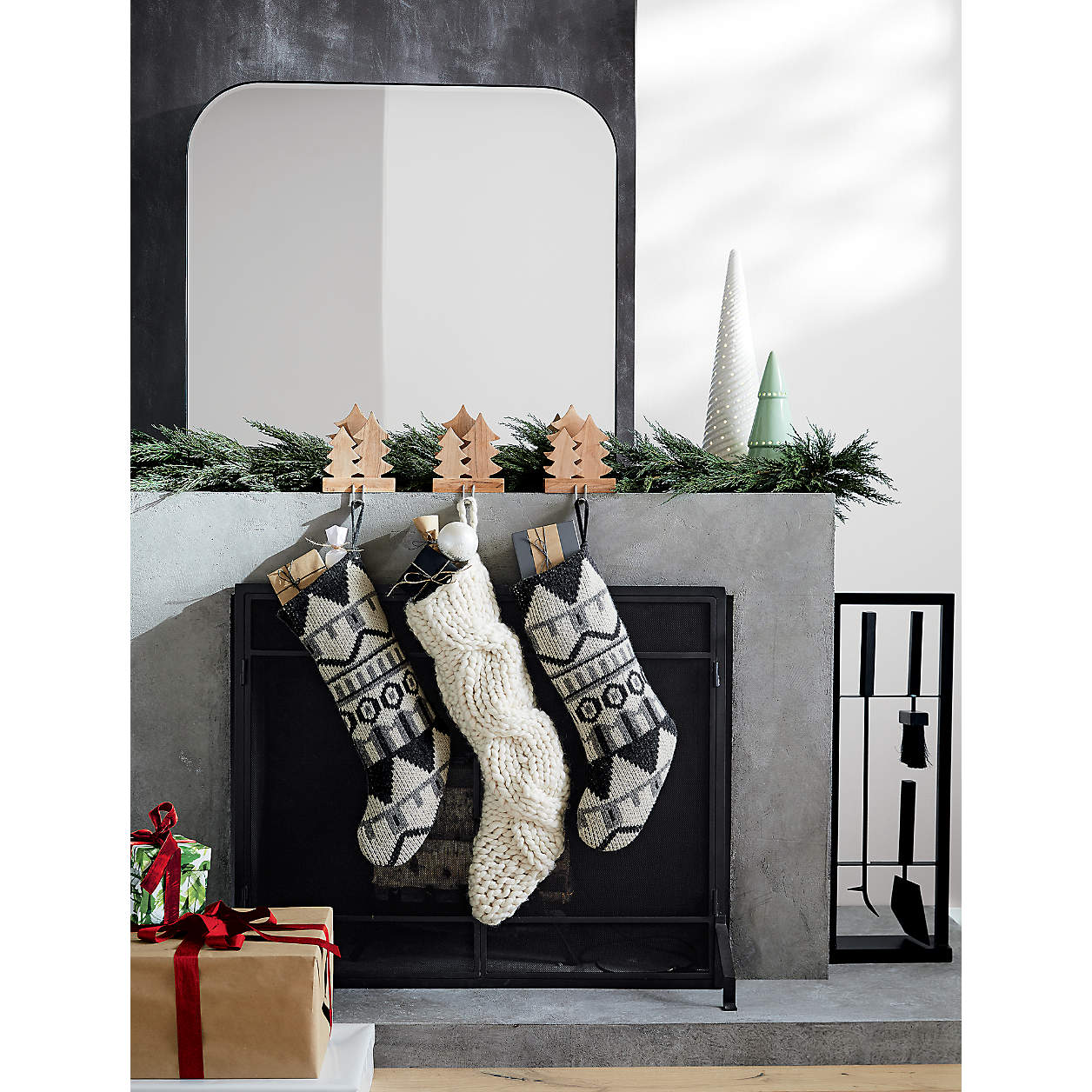 Edge Black Arch Wall Mirror thumbnail 4