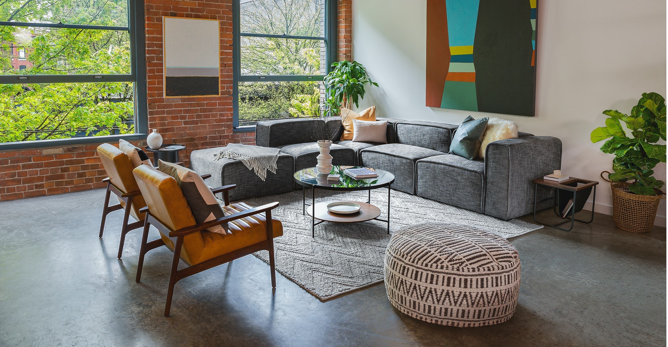 Quadra Carbon Gray Ottoman thumbnail 3