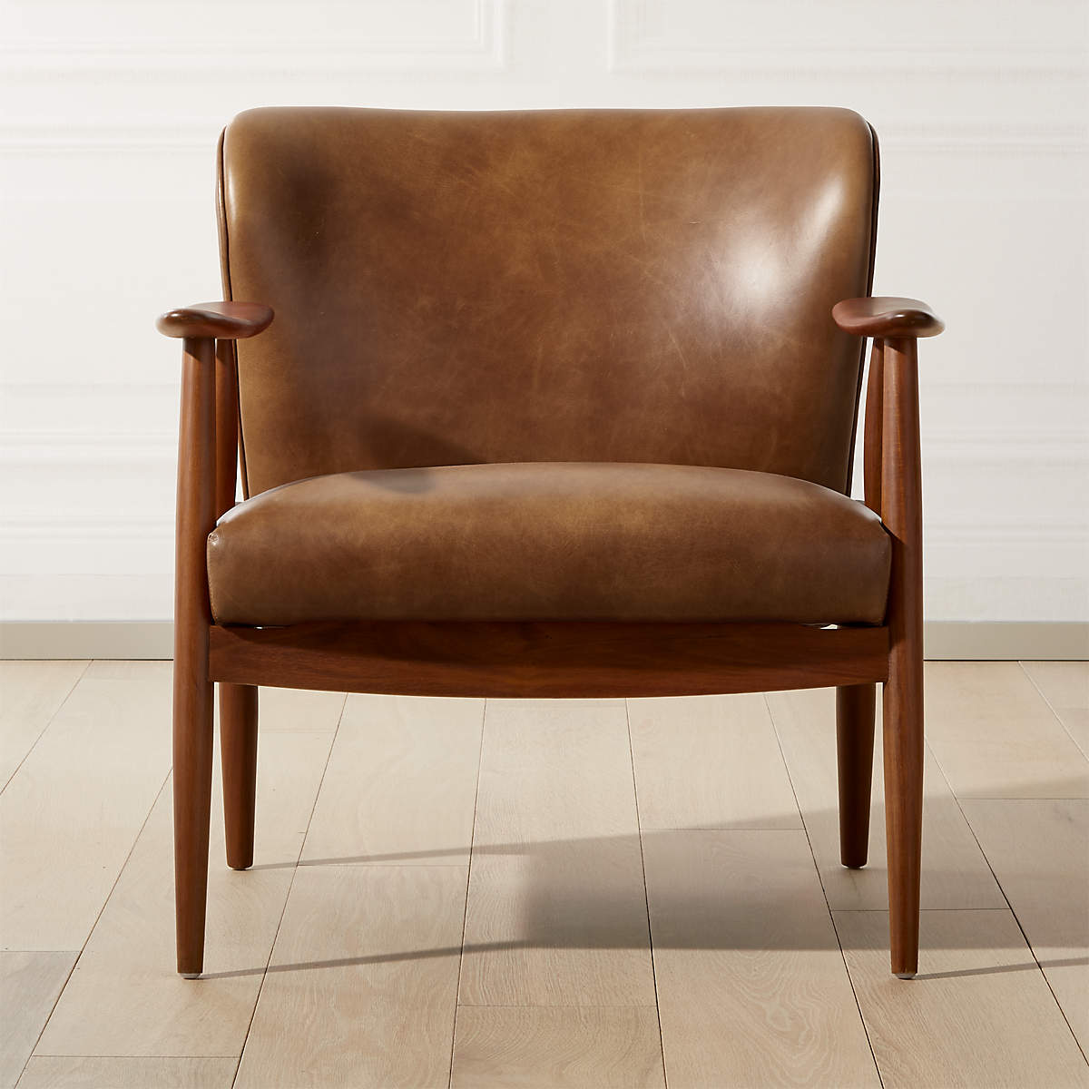 Troubadour Saddle Leather Wood Frame Chair thumbnail 6