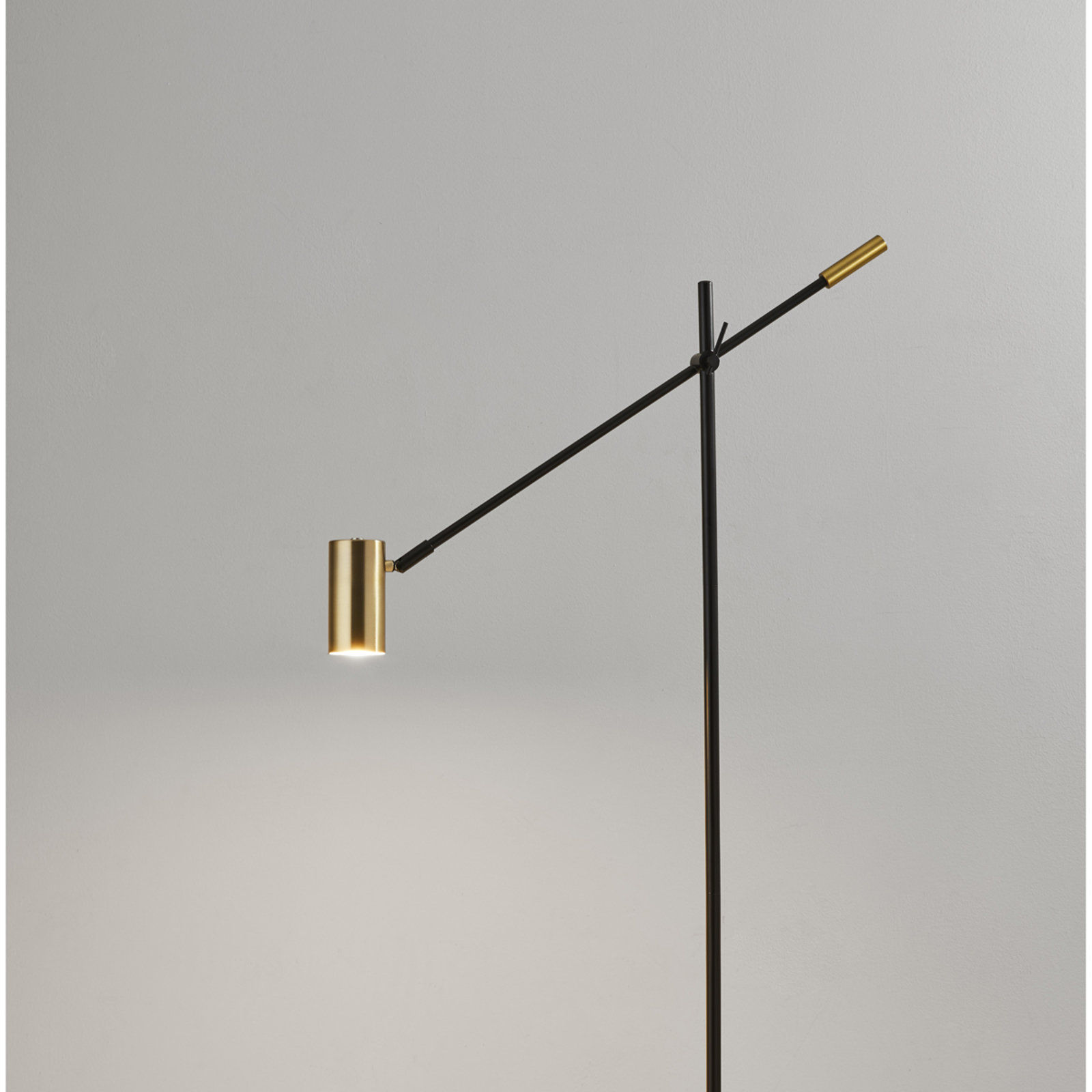 BALANCE LED FLOOR LAMP thumbnail 3