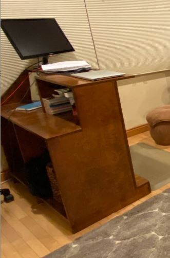 Customer_Wood_Desk thumbnail 3