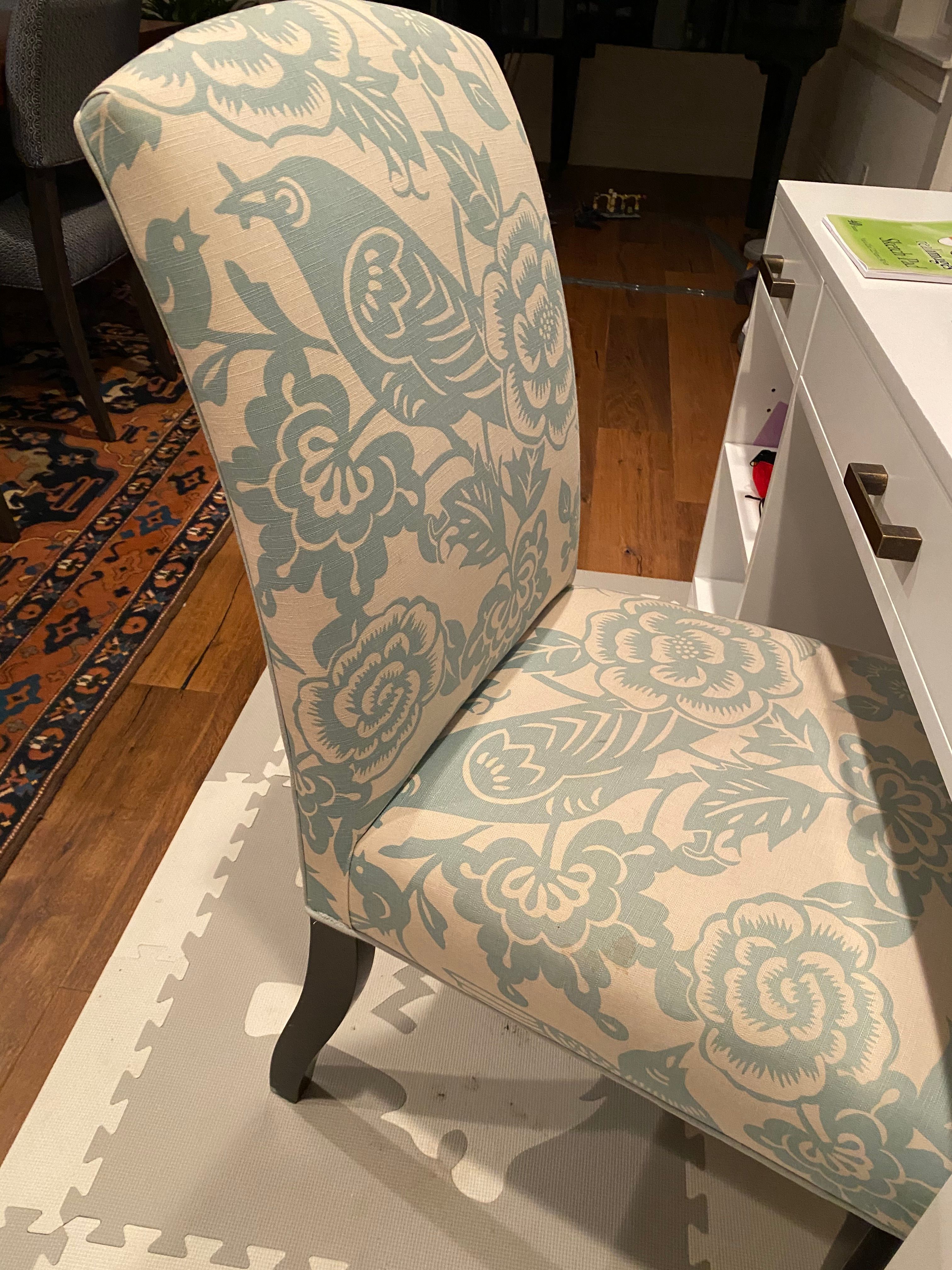 Customer Chair thumbnail 2