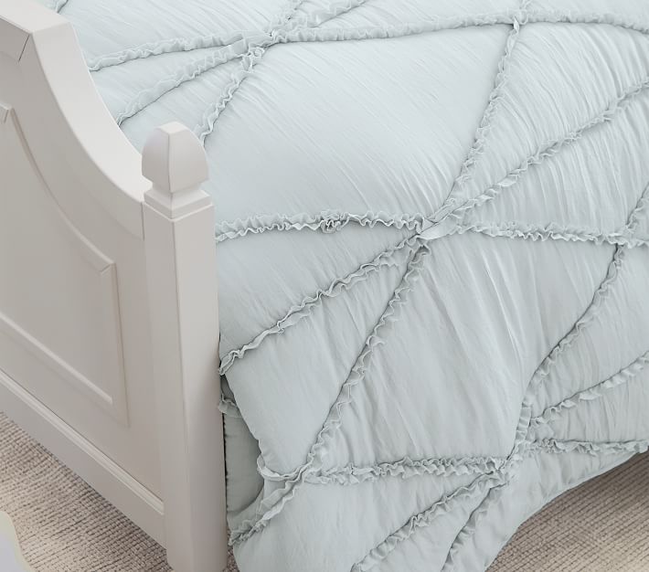 Casual Ruffle Quilt thumbnail 2