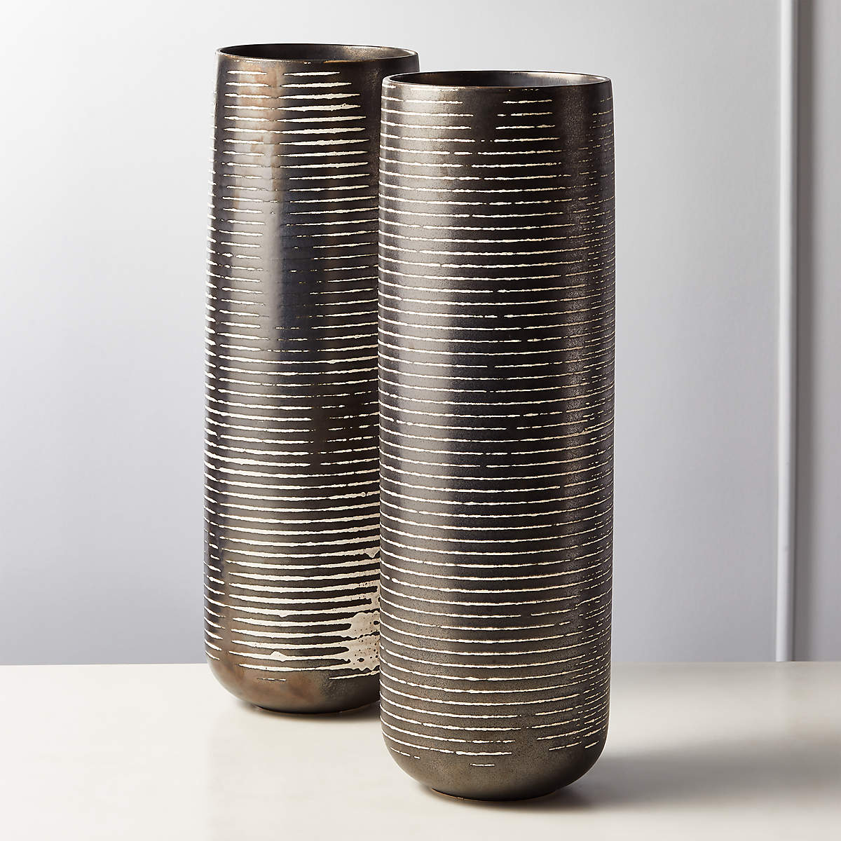 BIND GUNMETAL VASE thumbnail 2