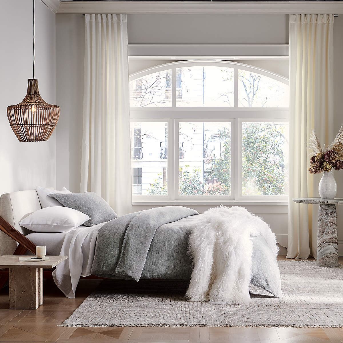 DROMMEN ACACIA WOOD KING BED thumbnail 3
